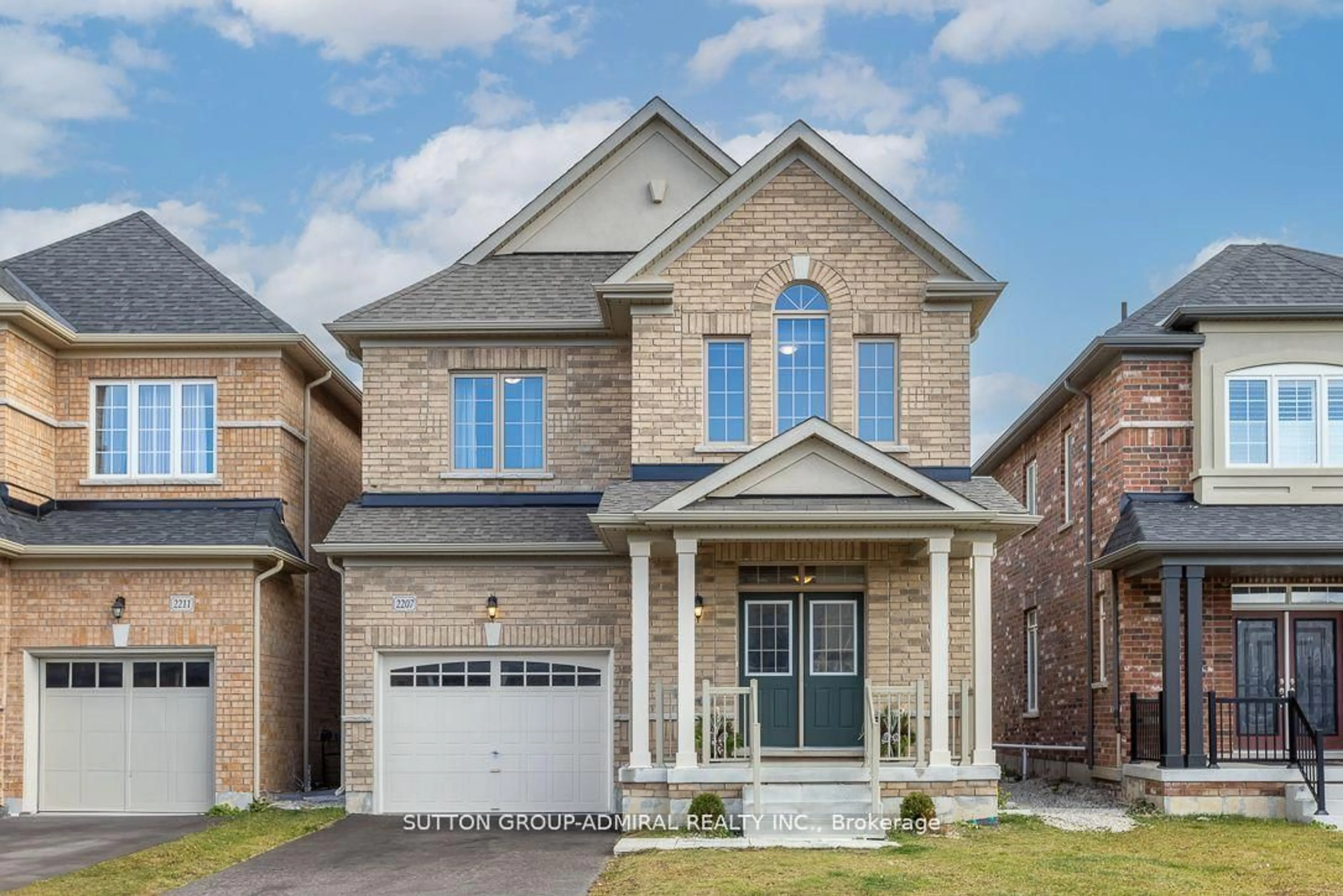 Home with brick exterior material, street for 2207 Lozenby St, Innisfil Ontario L9S 0M9