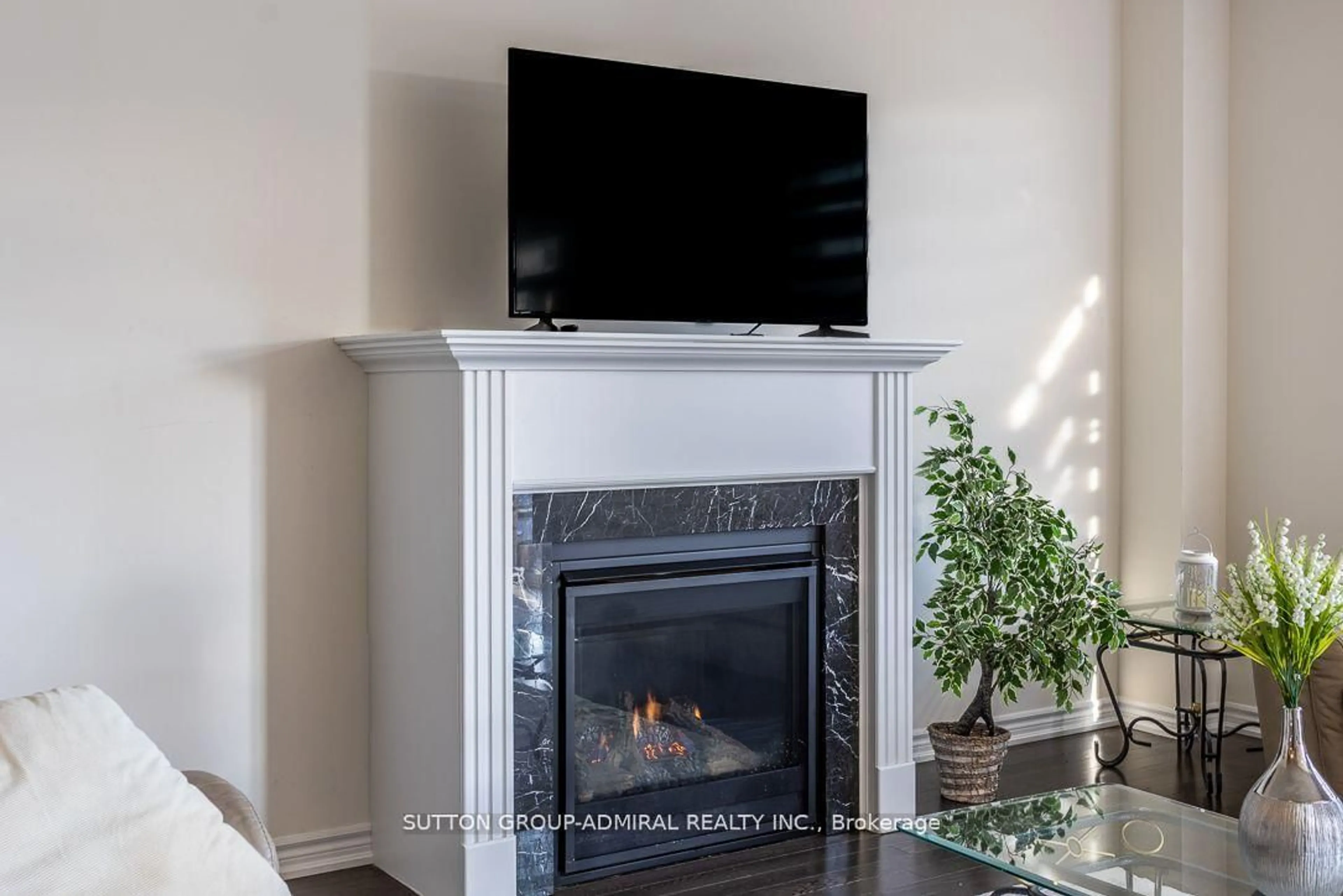Home theater for 2207 Lozenby St, Innisfil Ontario L9S 0M9