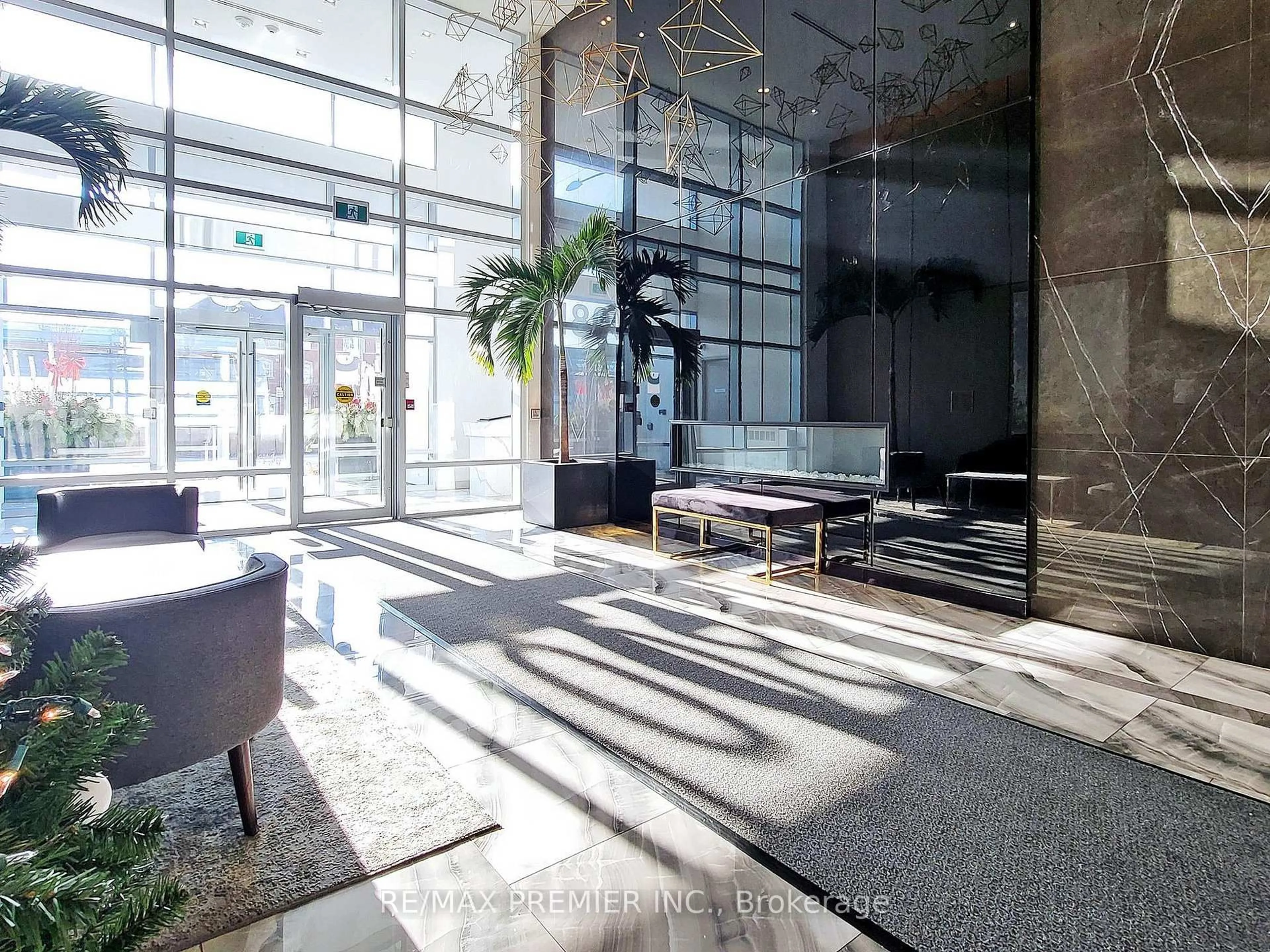 Indoor foyer for 4800 Highway 7 Rd #119, Vaughan Ontario L4L 1H8