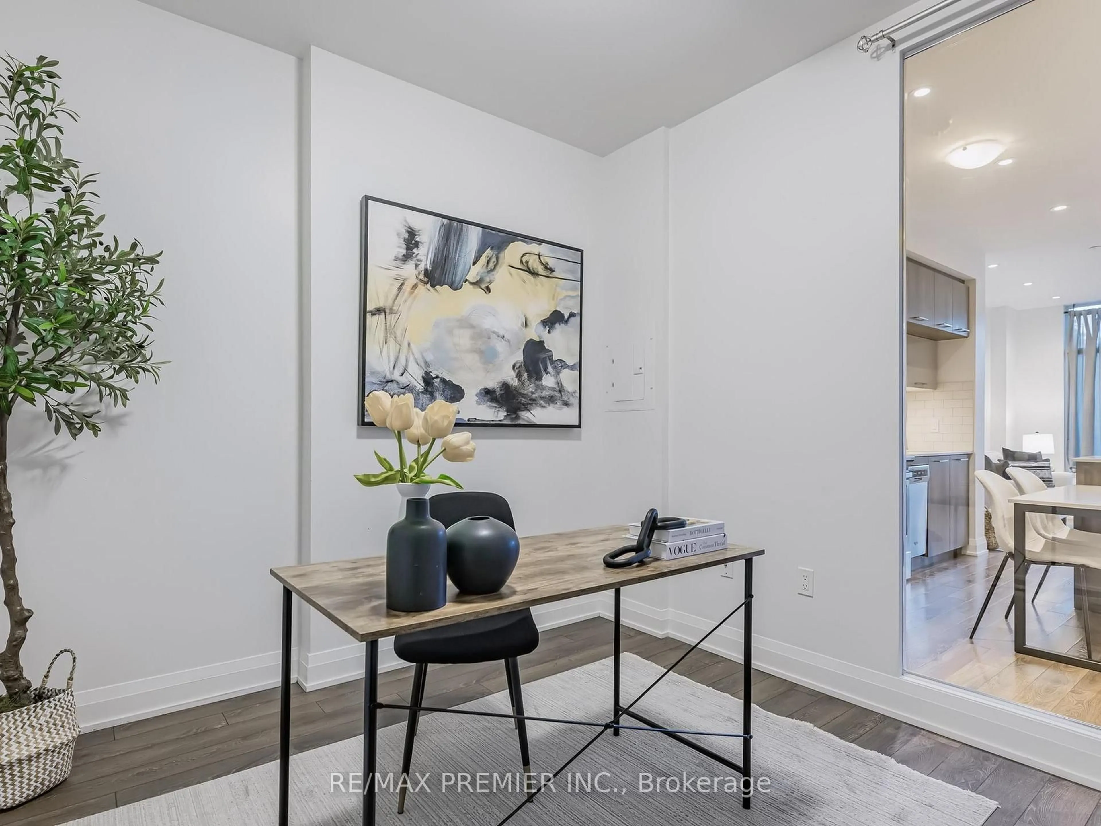 Indoor entryway for 4800 Highway 7 Rd #119, Vaughan Ontario L4L 1H8
