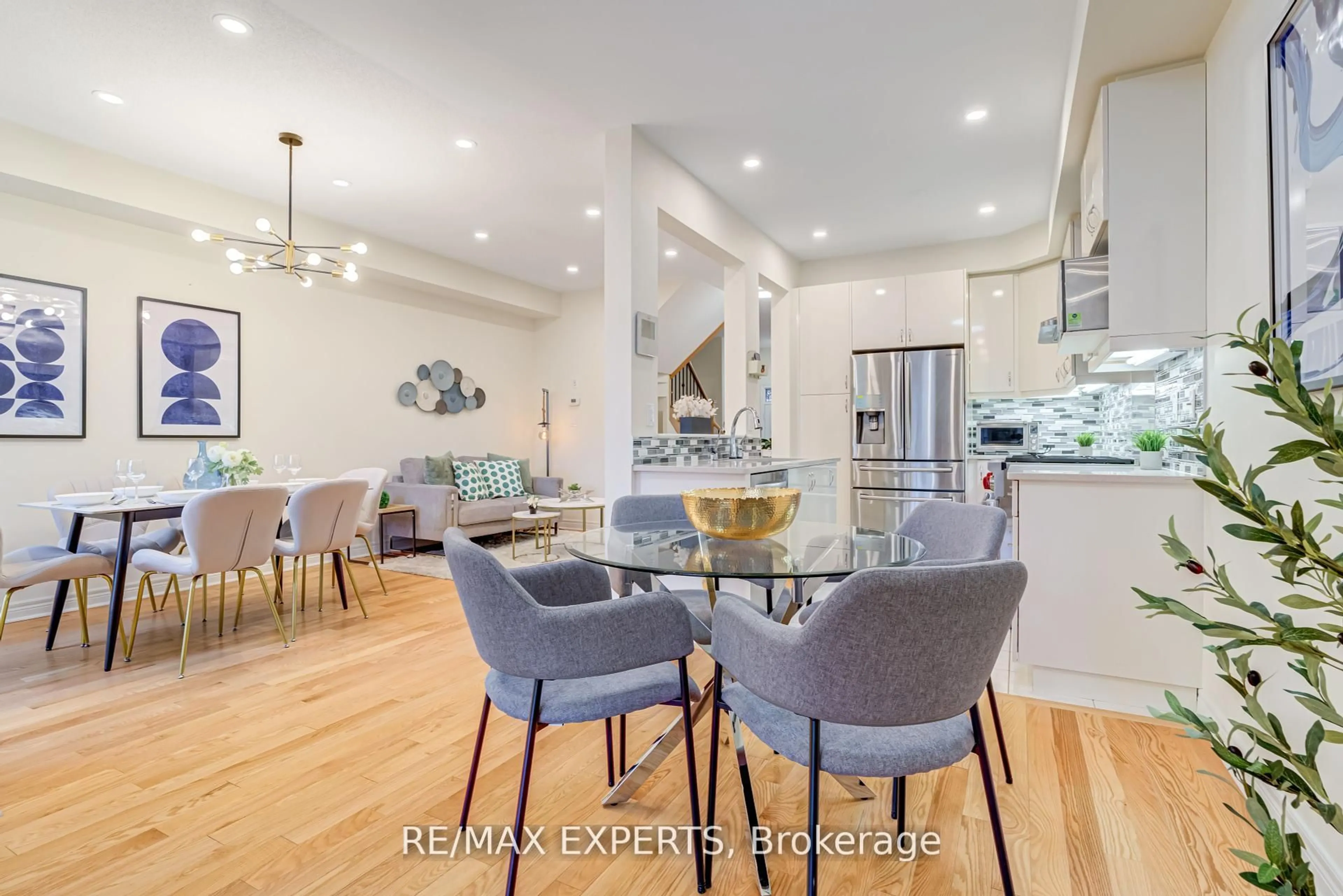 Open concept kitchen, unknown for 36 Port Arthur Cres, Richmond Hill Ontario L4E 1B5