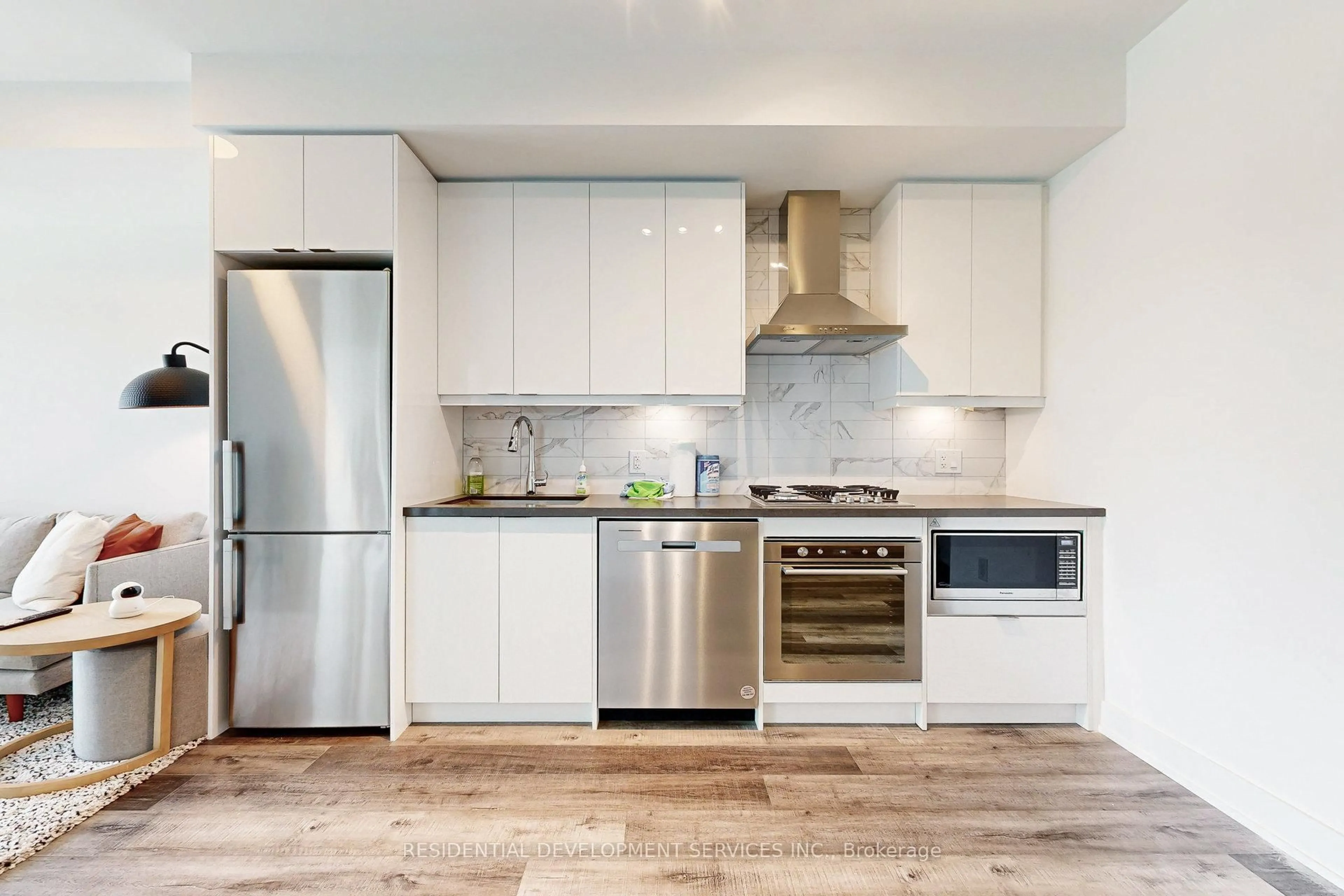Contemporary kitchen, unknown for 11782 Ninth Line #308, Whitchurch-Stouffville Ontario L4A 5E9