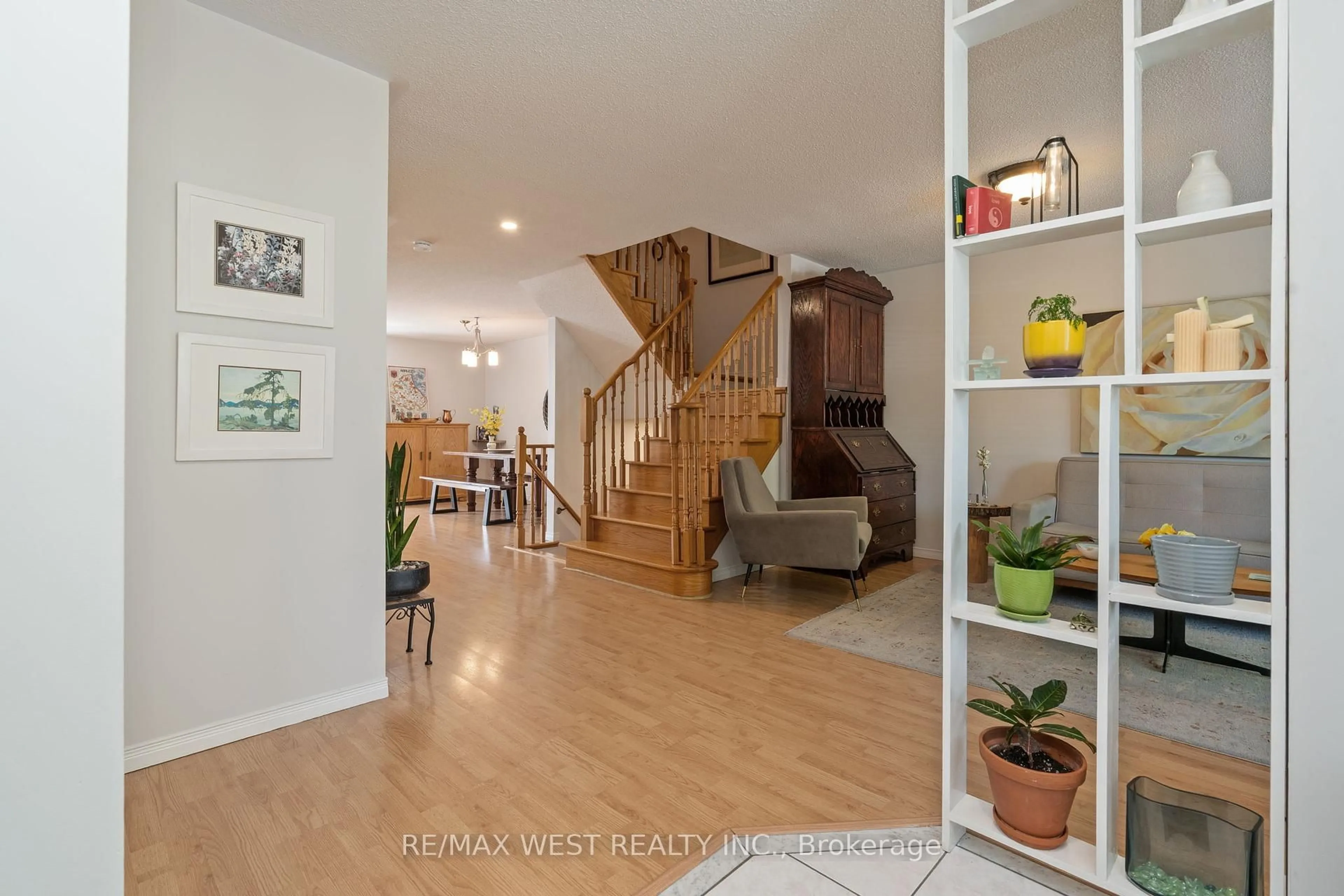 Indoor entryway for 125 Colle Melito Way, Vaughan Ontario L4H 1V4