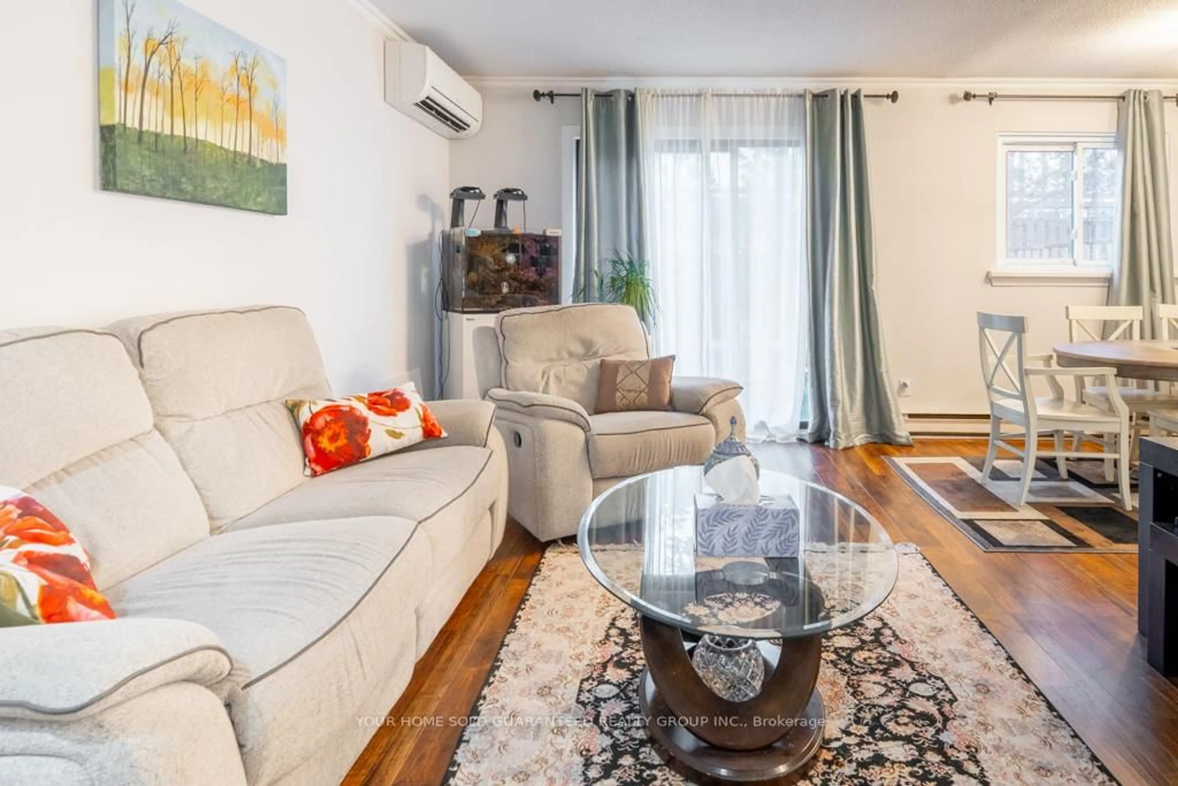 Living room with furniture, unknown for 4 Harper Way, Markham Ontario L3T 5A5