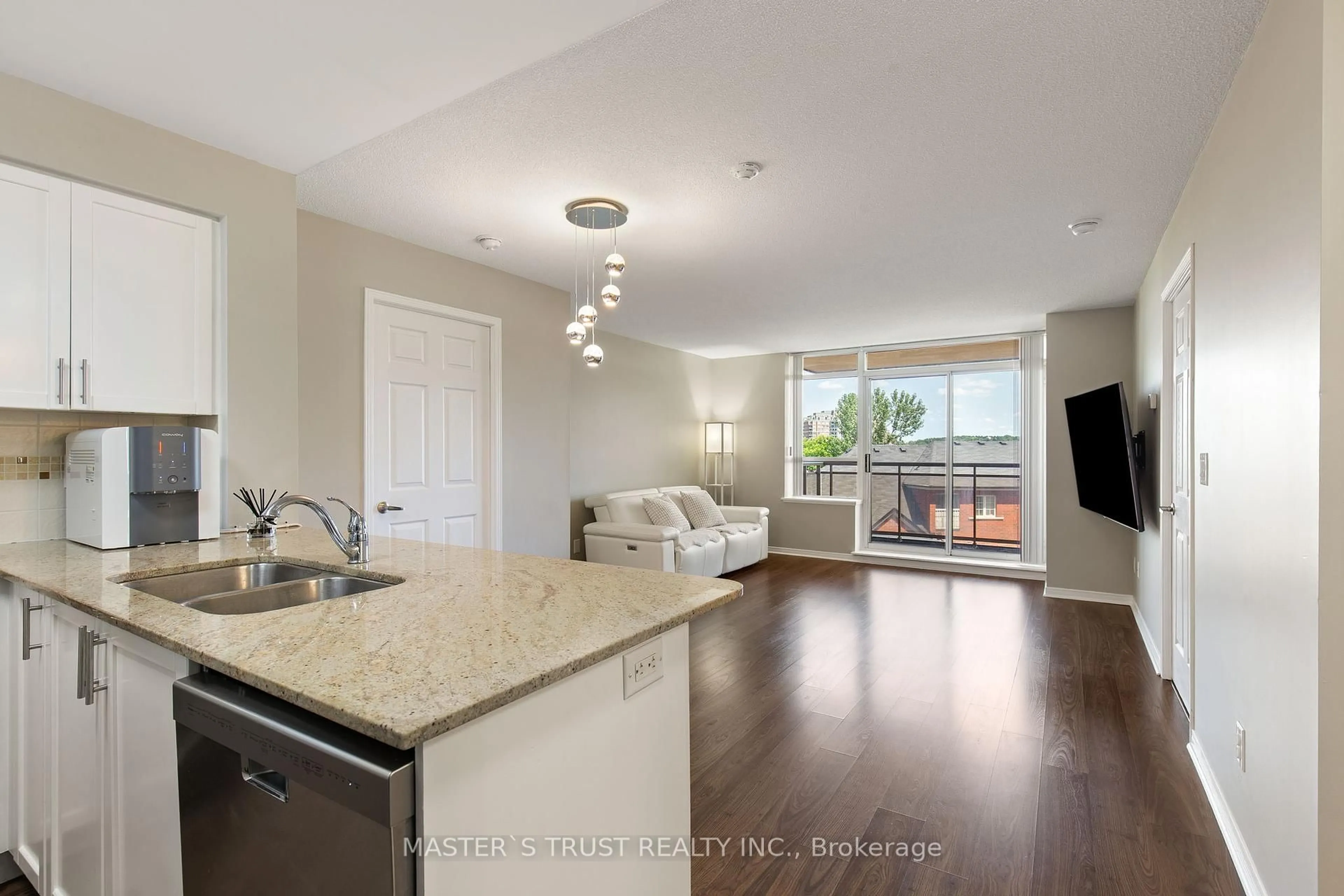 Open concept kitchen, unknown for 75 King William Cres #411, Richmond Hill Ontario L4B 0C1