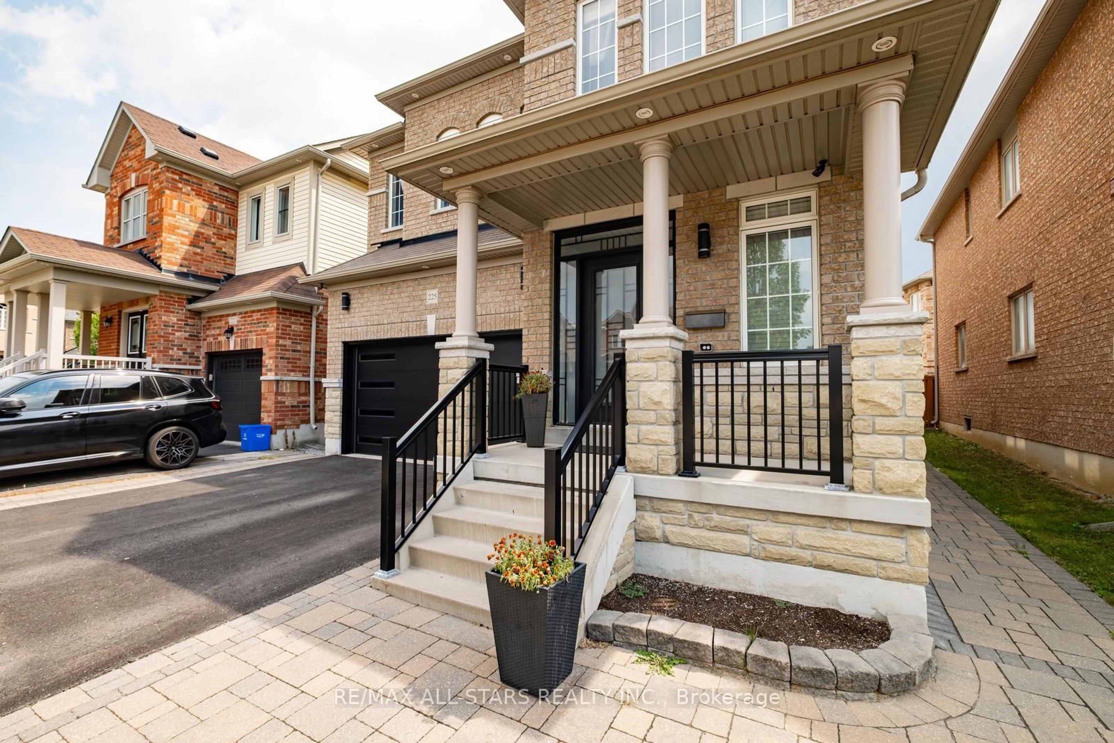 Home with brick exterior material, street for 225 Delbert Circ, Whitchurch-Stouffville Ontario L4A 0Y7
