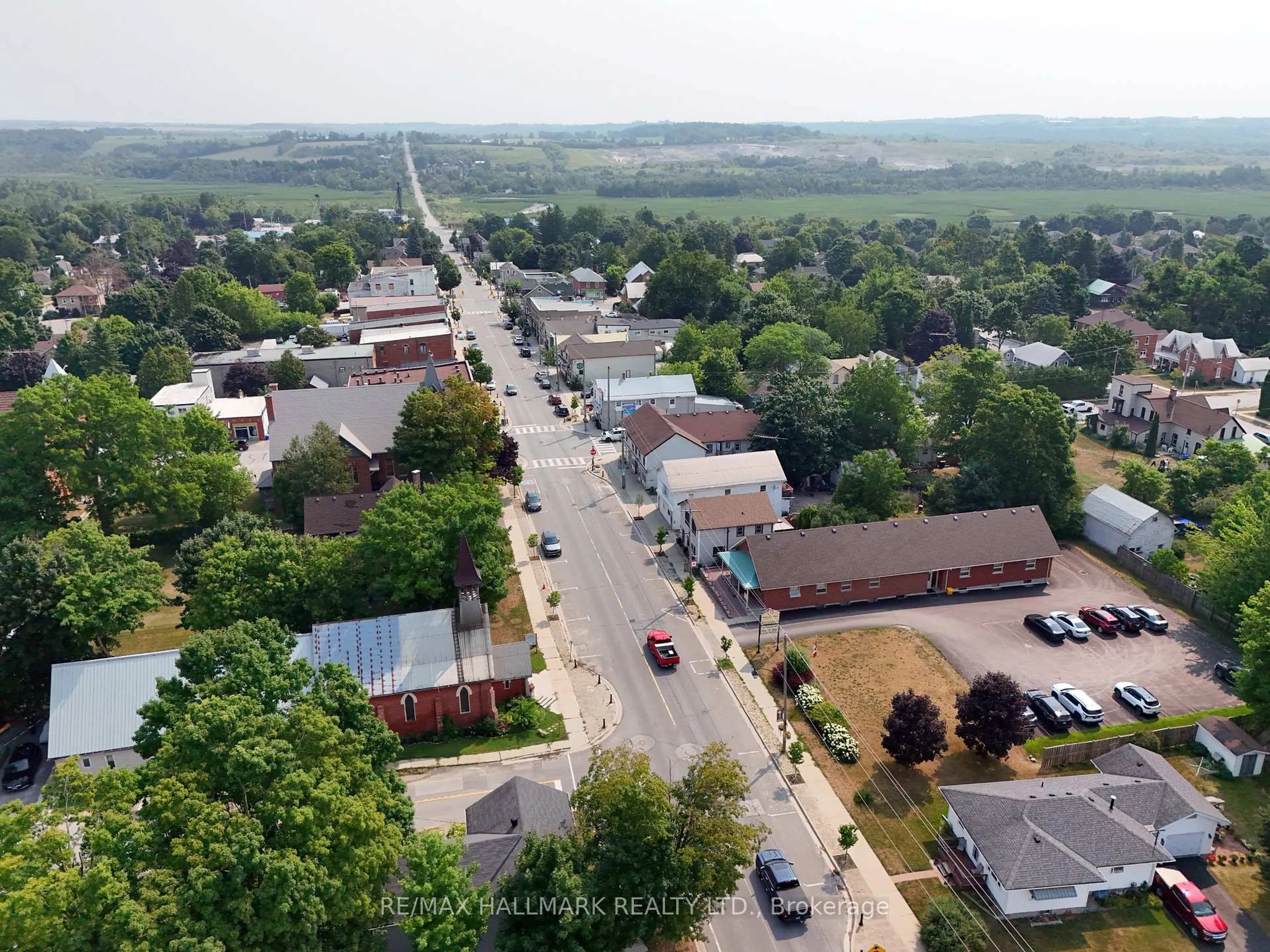 A pic from outside/outdoor area/front of a property/back of a property/a pic from drone, street for 127 River St, Brock Ontario L0C 1H0
