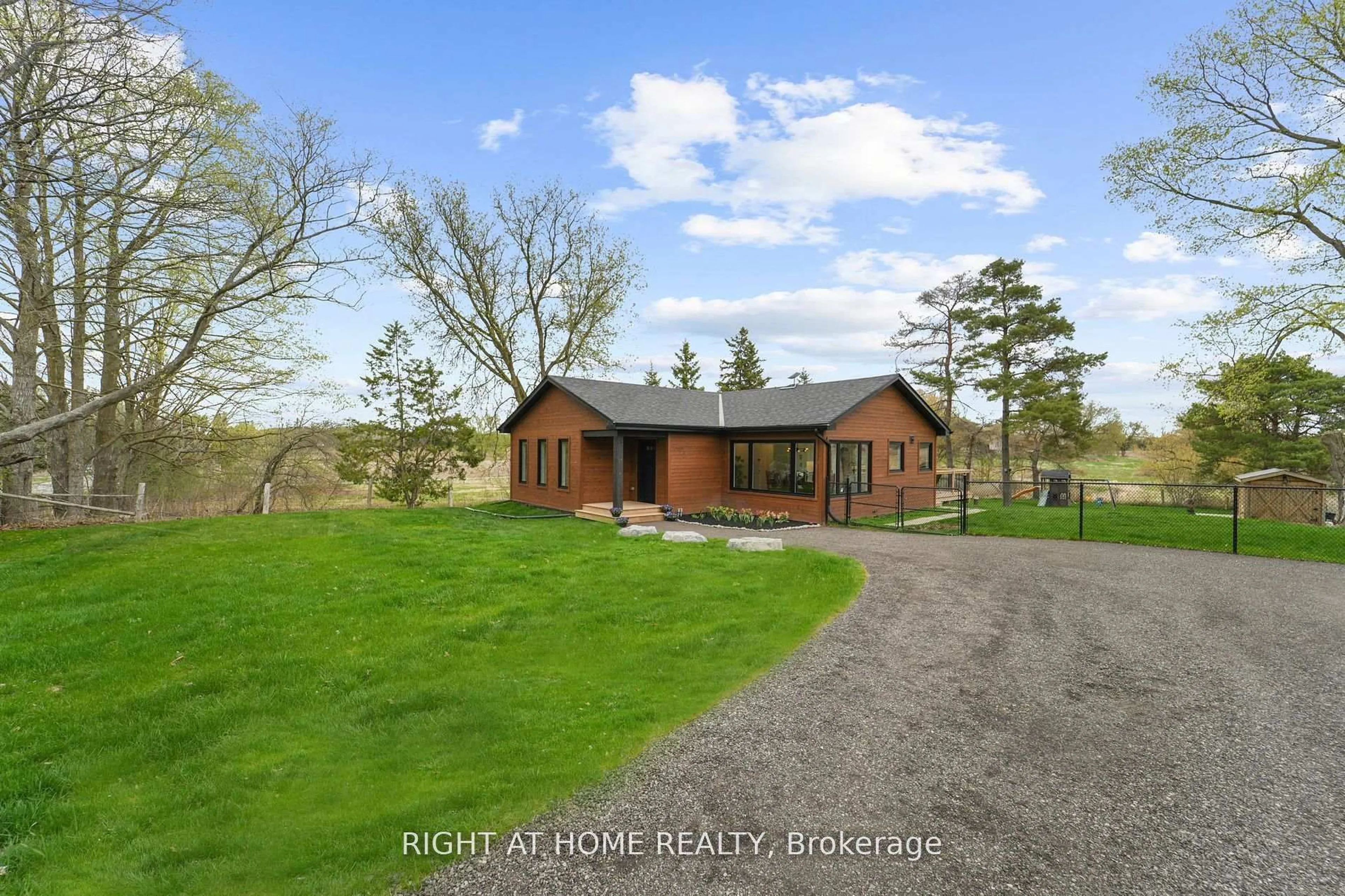 A pic from outside/outdoor area/front of a property/back of a property/a pic from drone, unknown for 17083 Warden Ave, Whitchurch-Stouffville Ontario L4A 2W1