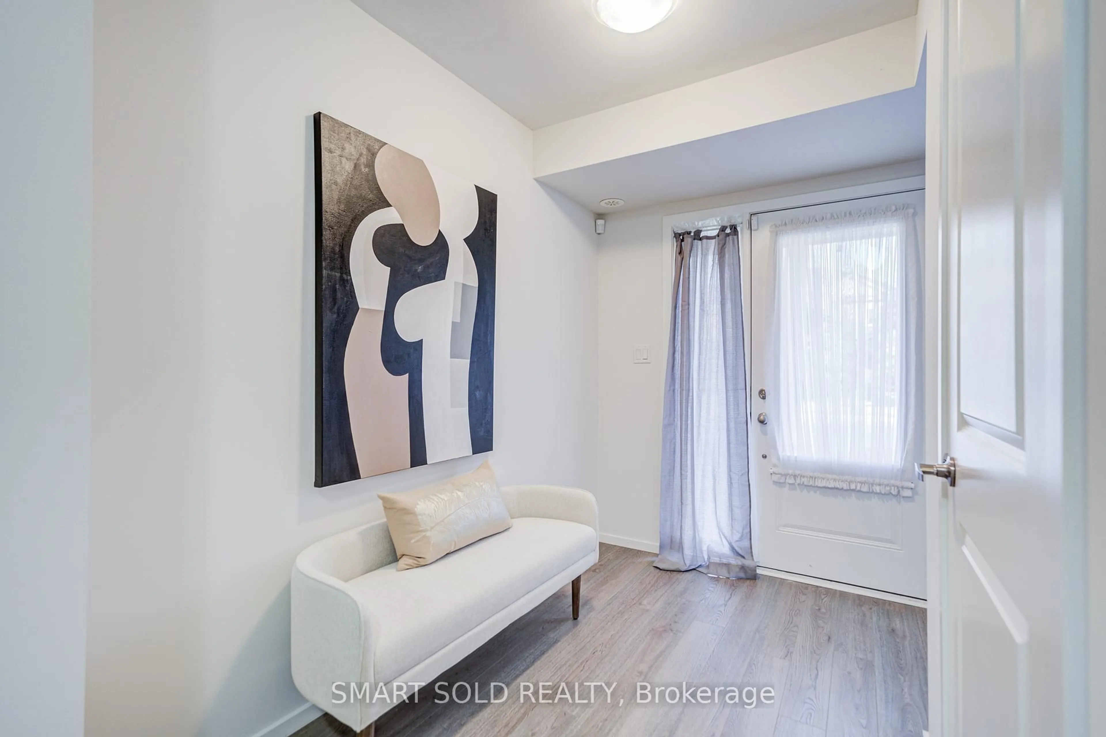 Indoor entryway for 12 James Noble Lane, Richmond Hill Ontario L4C 5S7