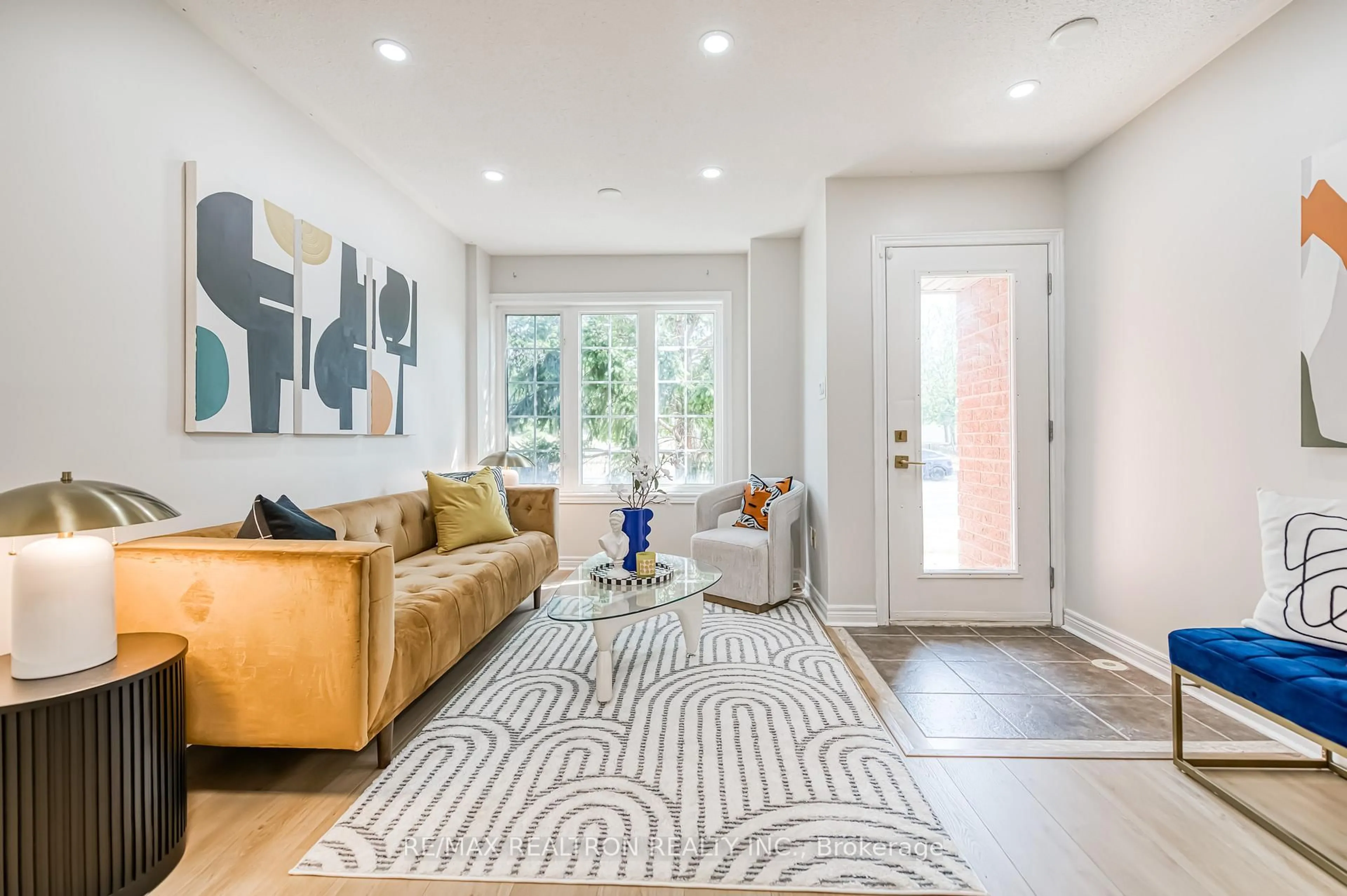 Indoor entryway for 2554 Bur Oak Ave, Markham Ontario L6B 1J7
