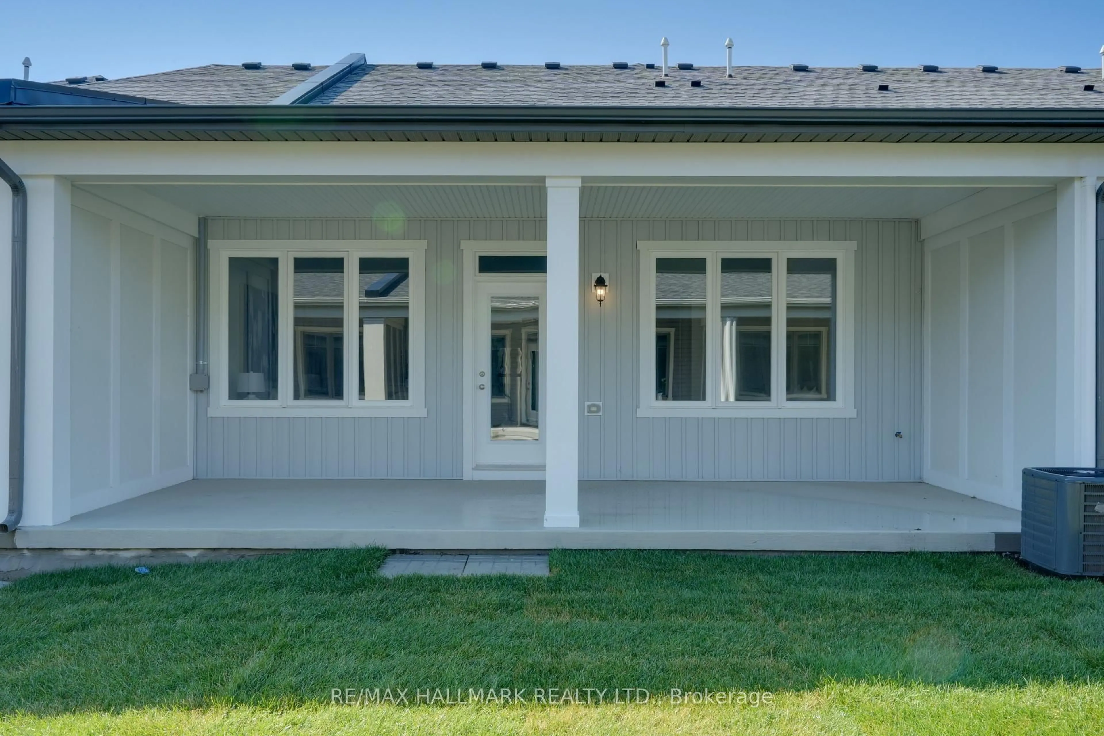 Home with vinyl exterior material, street for 716 Keast Pl, Innisfil Ontario L9S 0S9