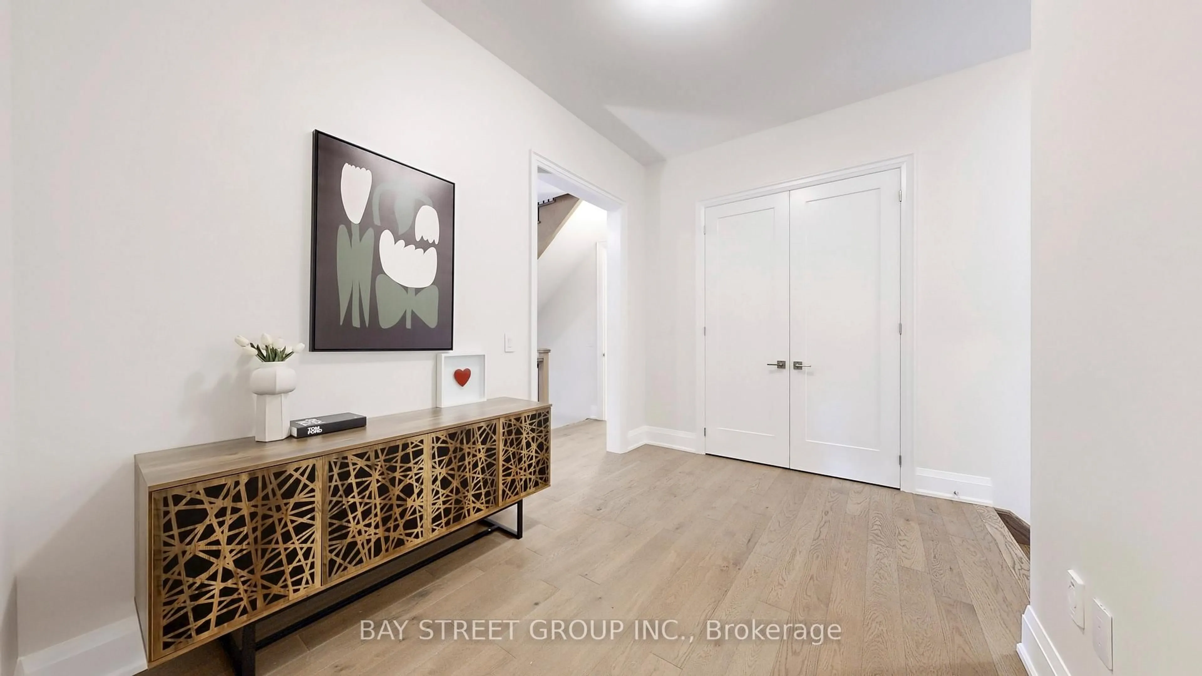 Indoor entryway for 165 Hillsview Dr, Richmond Hill Ontario L4C 8R3