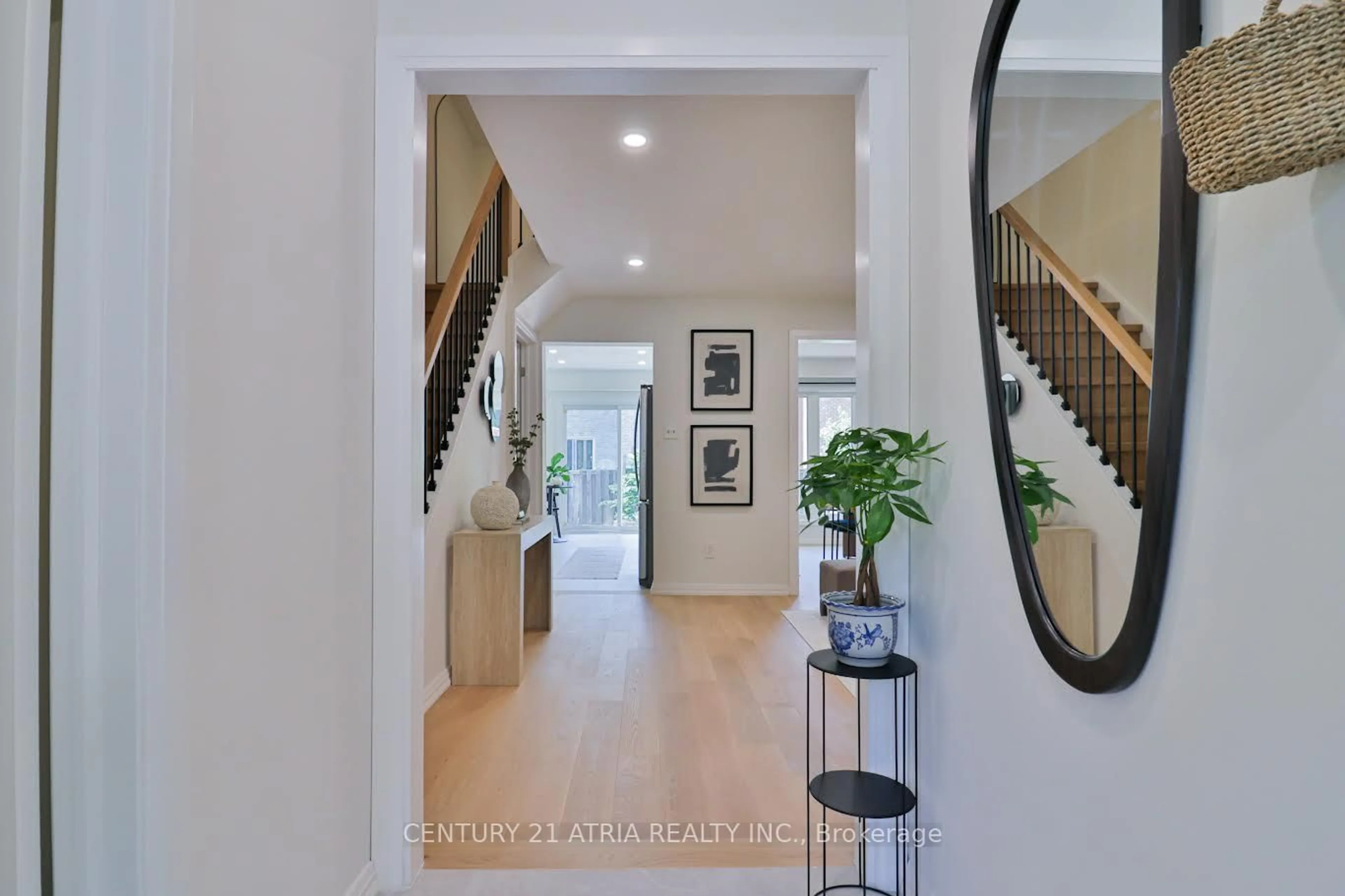Indoor entryway for 30 Pepperell Cres, Markham Ontario L3R 3G8