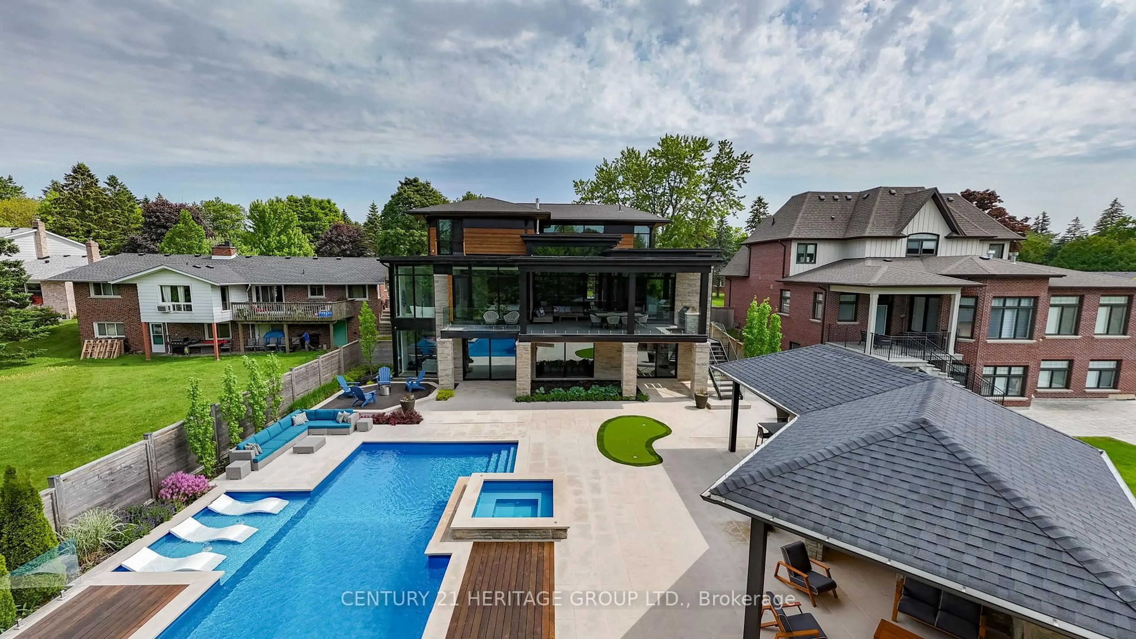 A pic from outside/outdoor area/front of a property/back of a property/a pic from drone, unknown for 52 Norman Dr, King Ontario L7B 1J2