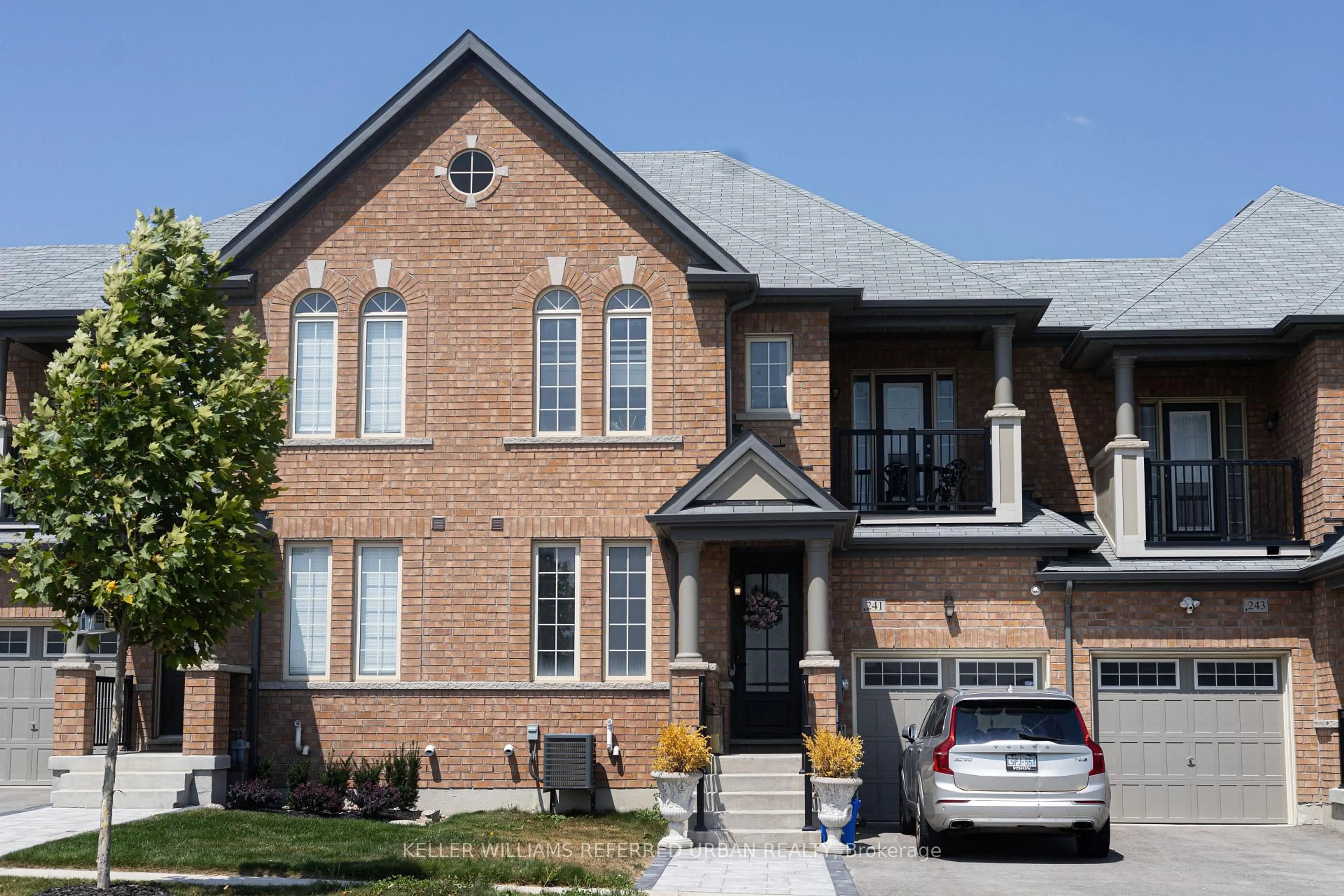 Home with brick exterior material, street for 241 Jim Mortson Dr, East Gwillimbury Ontario L9N 0Z3
