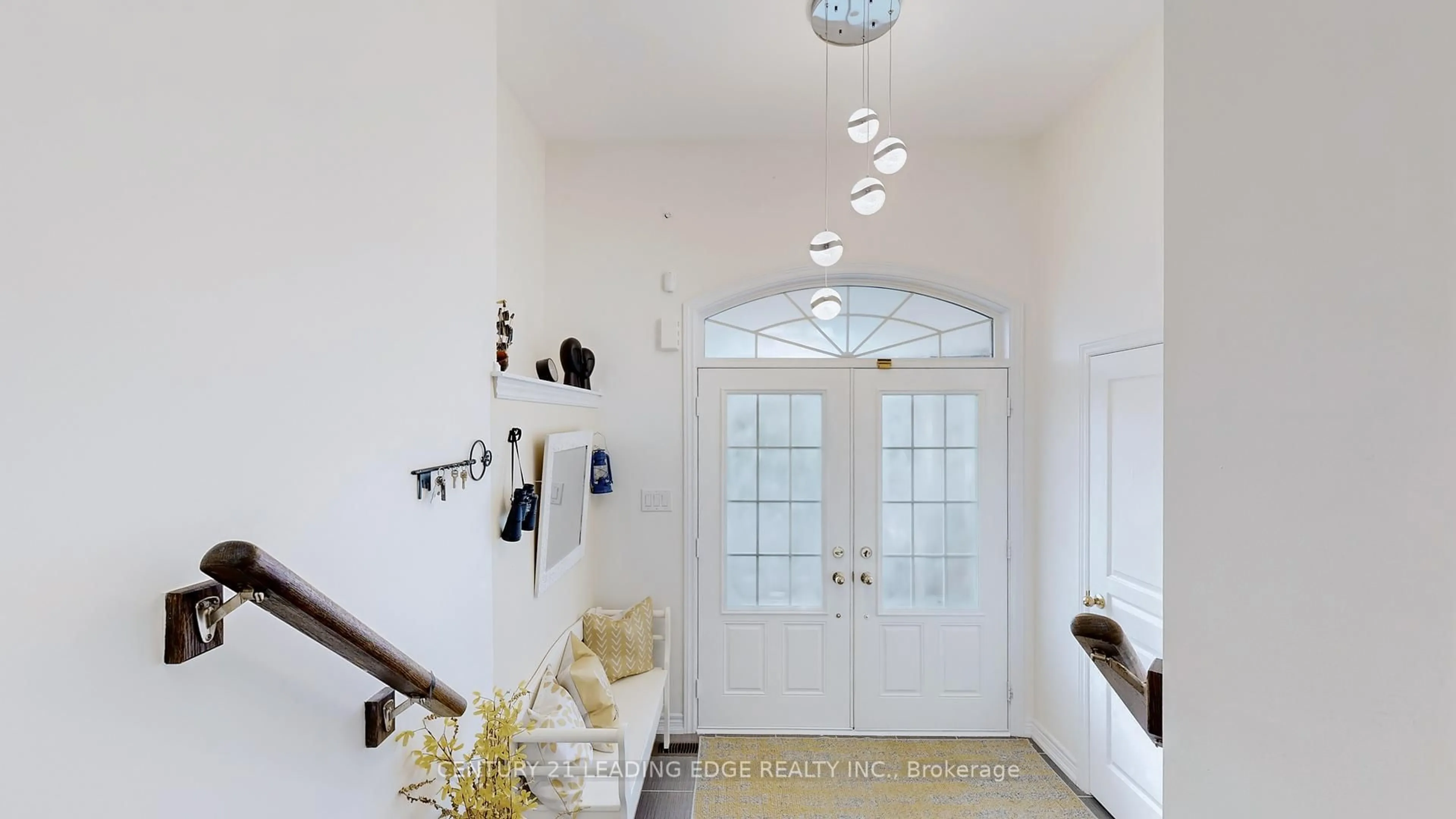 Indoor entryway for 6 Kellington Tr, Whitchurch-Stouffville Ontario L4A 7X3