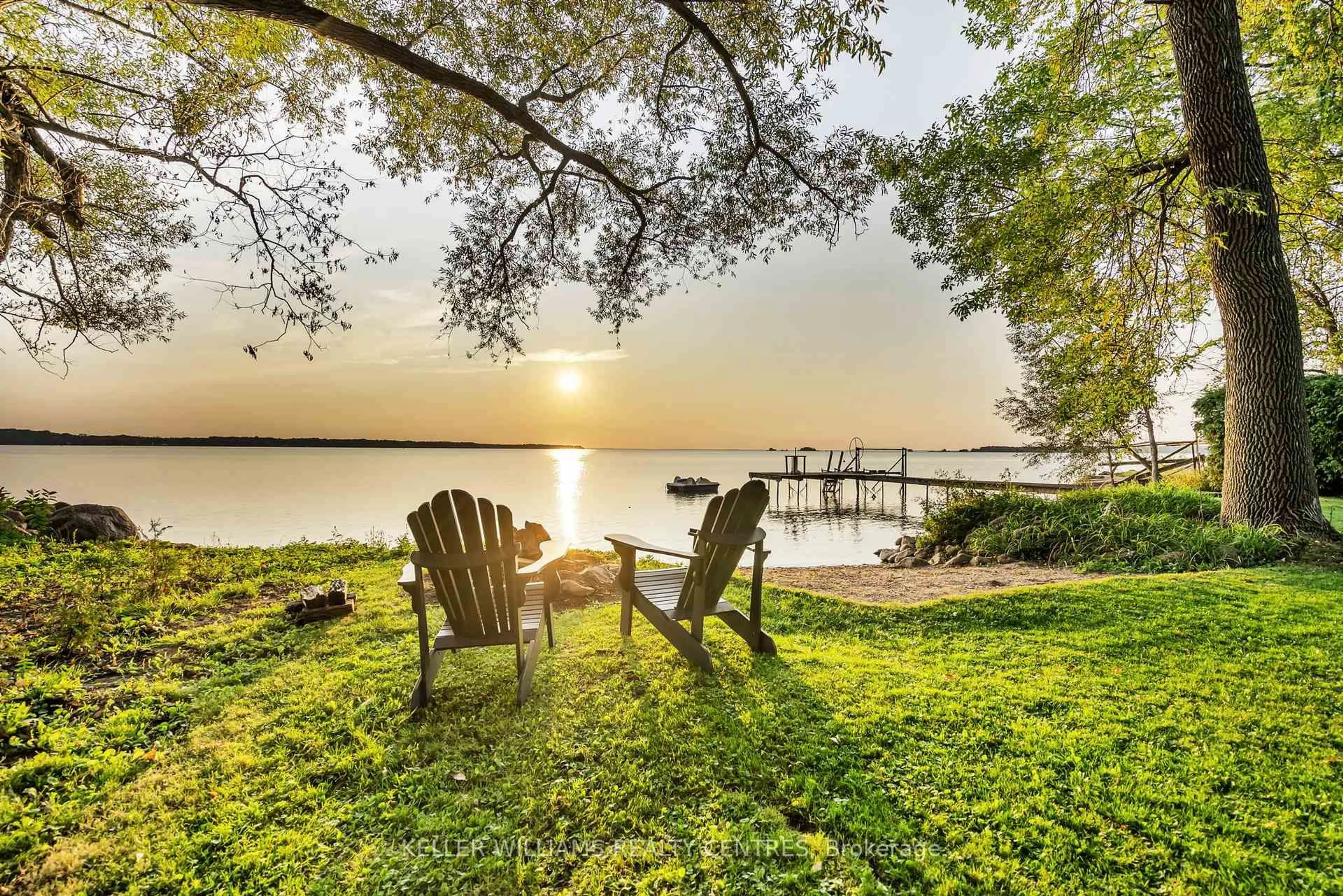 Patio, water/lake/river/ocean view for 28 McRae Beach Rd, Georgina Ontario L0E 1N0
