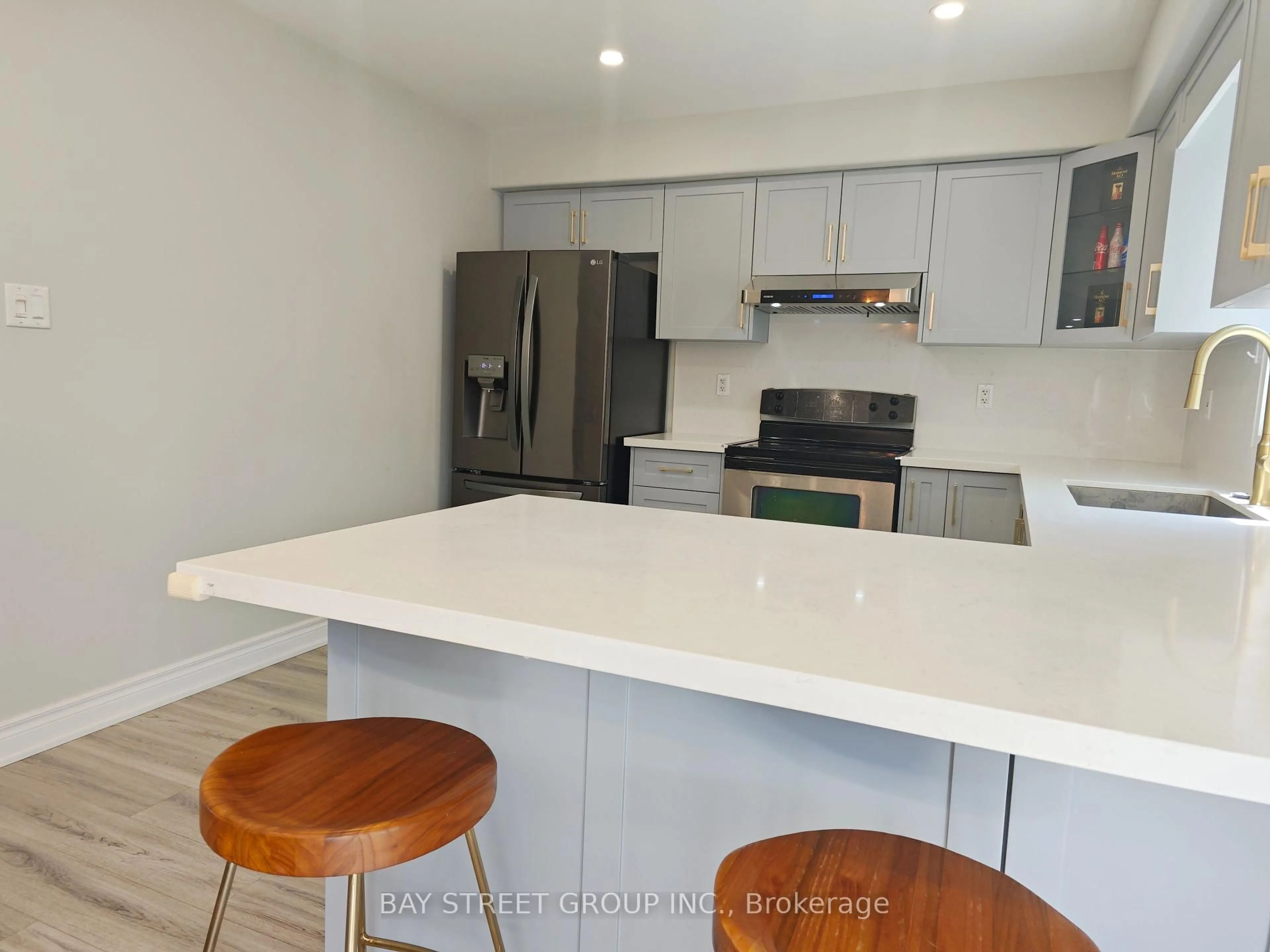Unknown for 18 Wrendale Cres, Georgina Ontario L4P 4C4