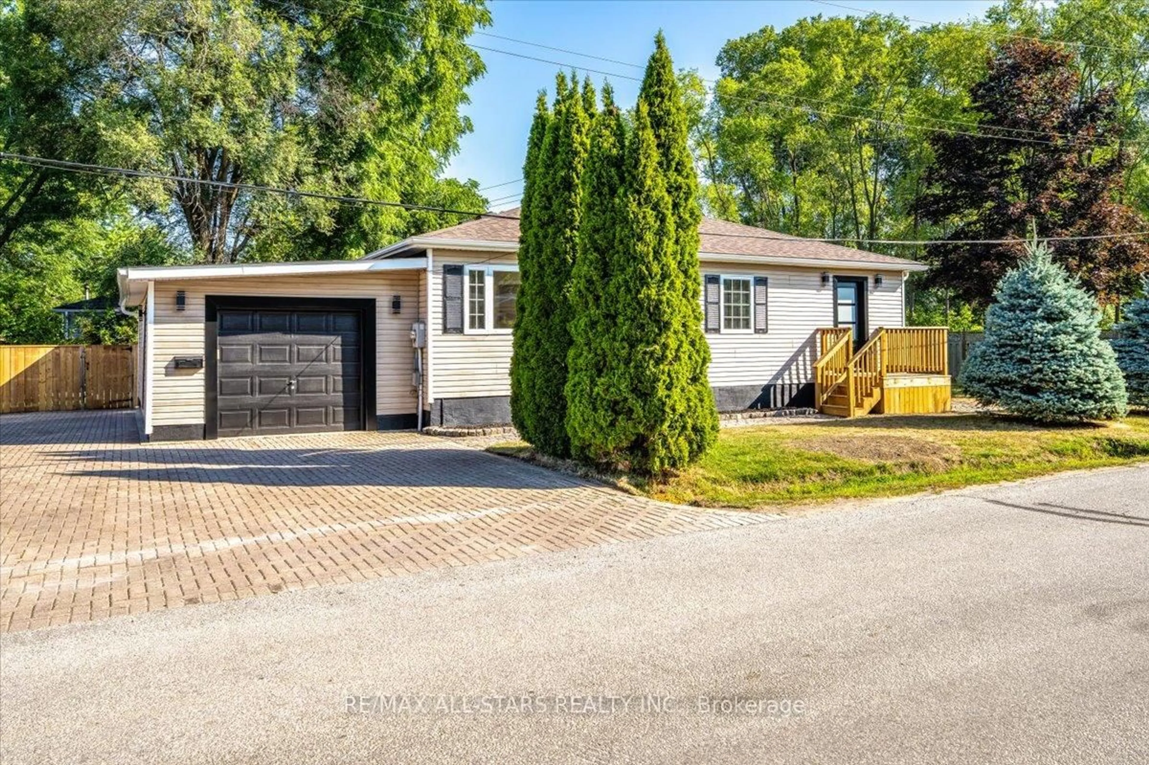 Unknown for 250 Rayners Rd, Georgina Ontario L4P 1G6