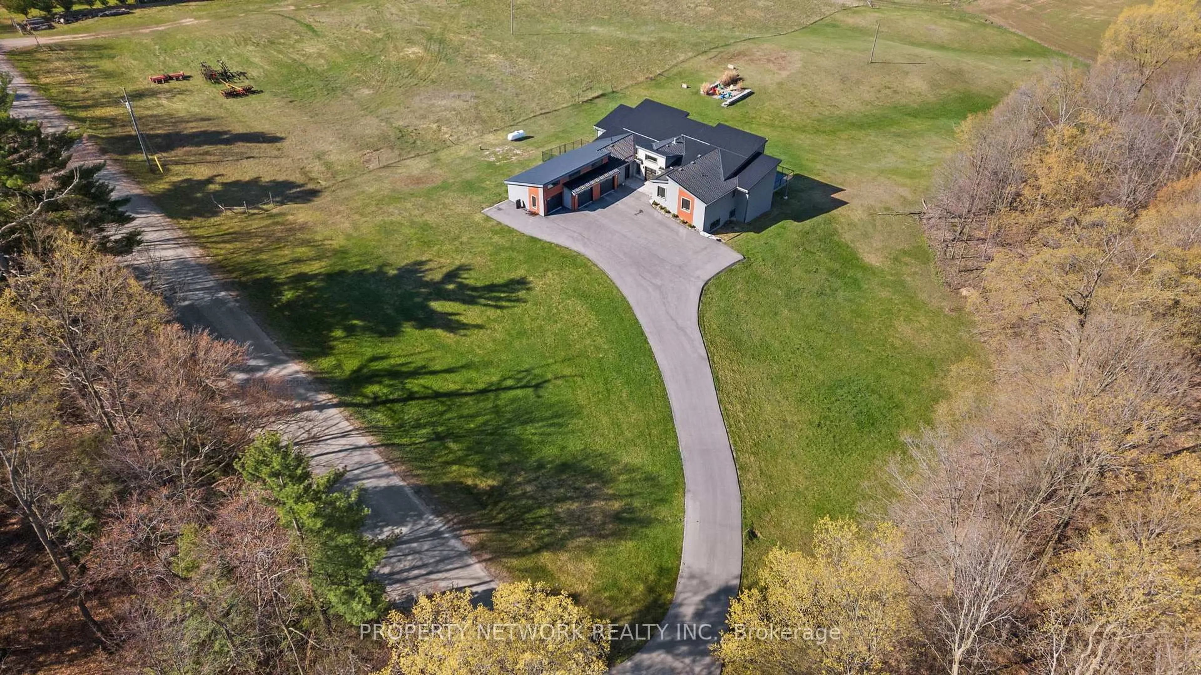 A pic from outside/outdoor area/front of a property/back of a property/a pic from drone, street for 6672 Concession Road 7 Rd, Adjala-Tosorontio Ontario L0M 1J0