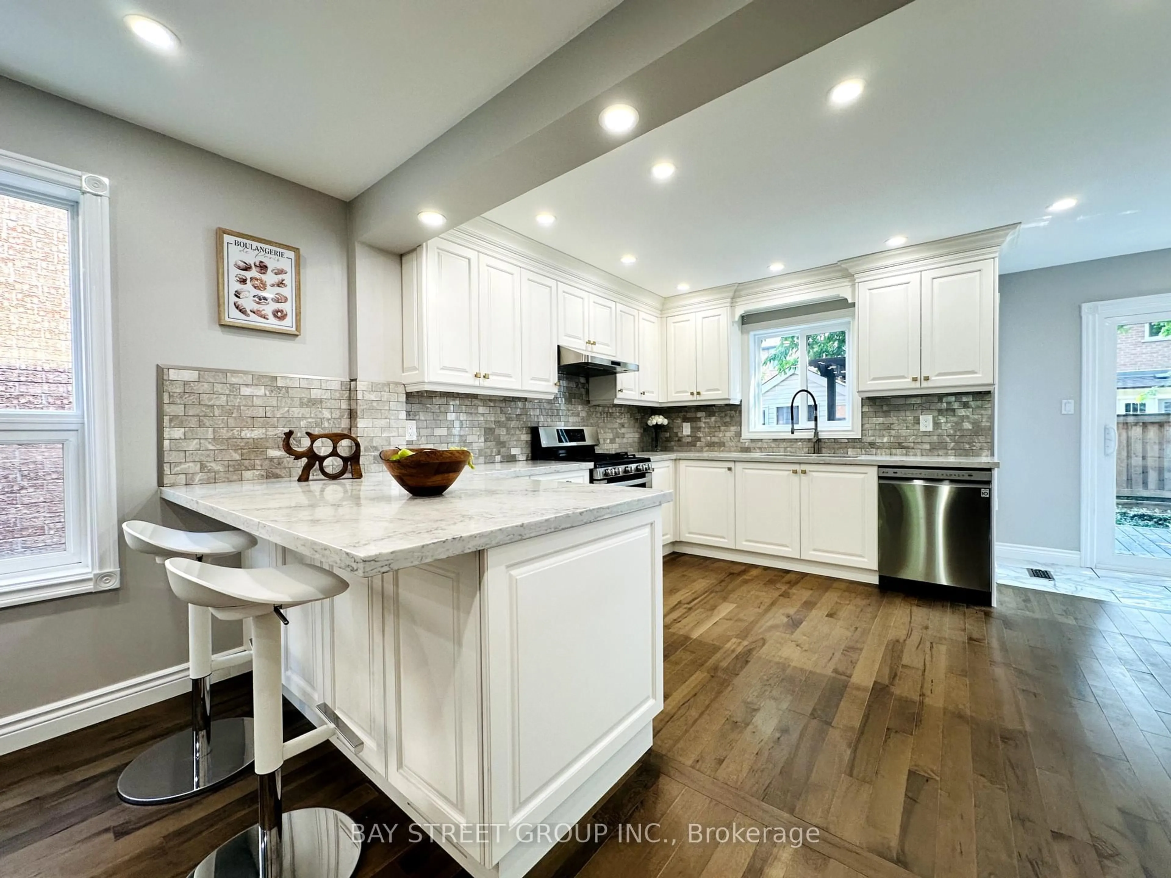 Contemporary kitchen, ceramic/tile floor for 7 San Marko Pl, Vaughan Ontario L4L 7M6