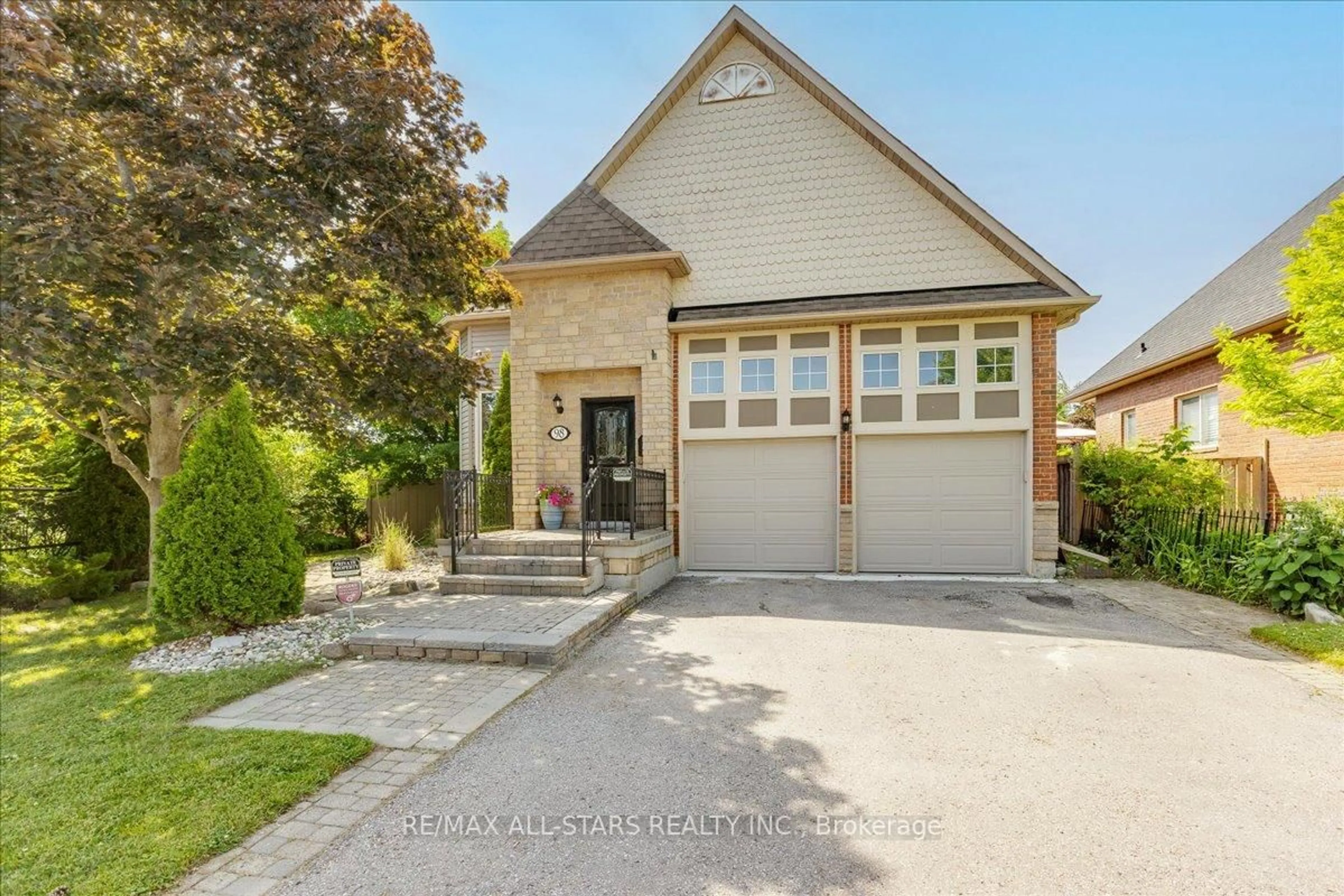 Home with brick exterior material, street for 98 Bayview Ave, Georgina Ontario L4P 2S9