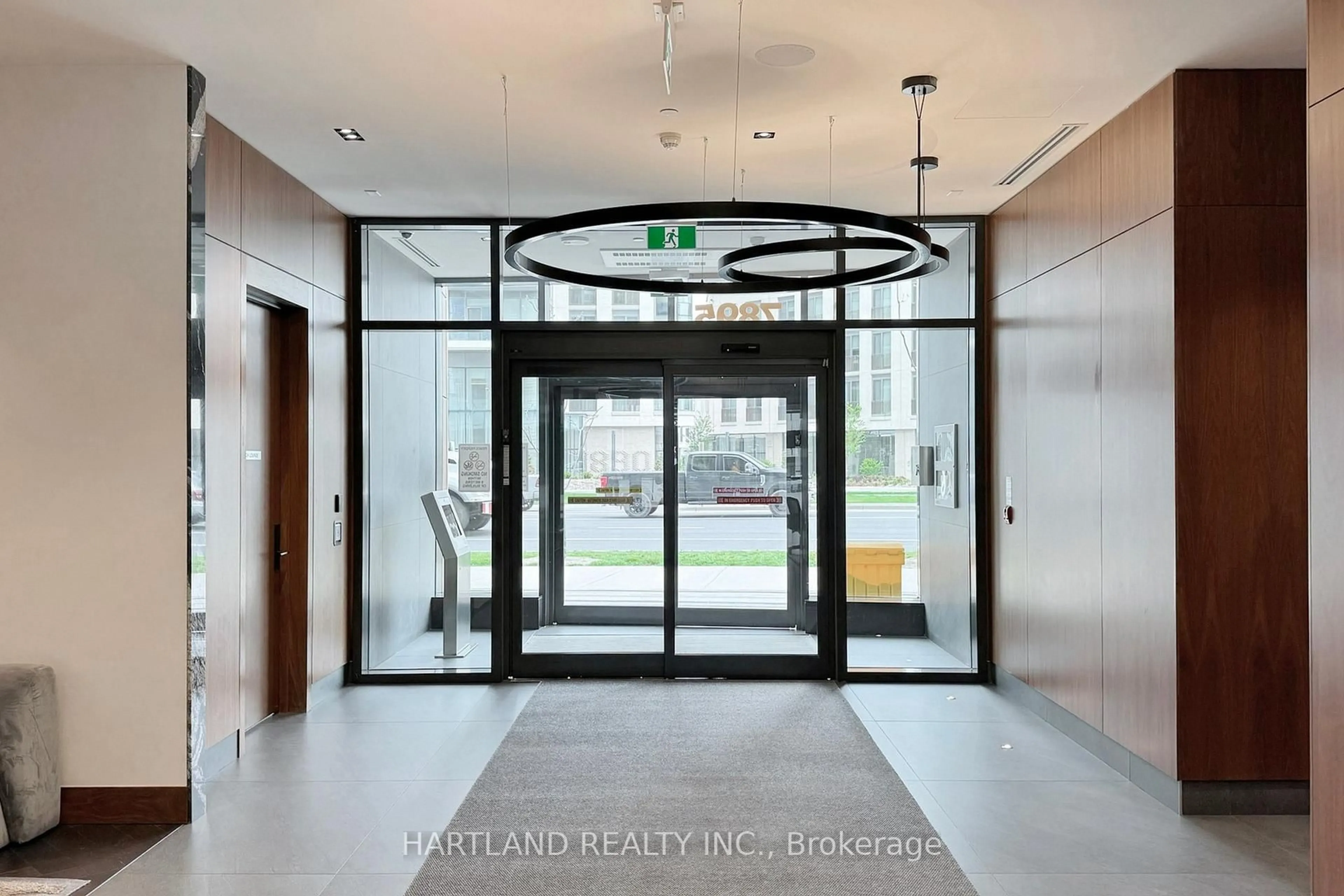 Indoor foyer for 7895 Jane St #705, Vaughan Ontario L4K 0K2
