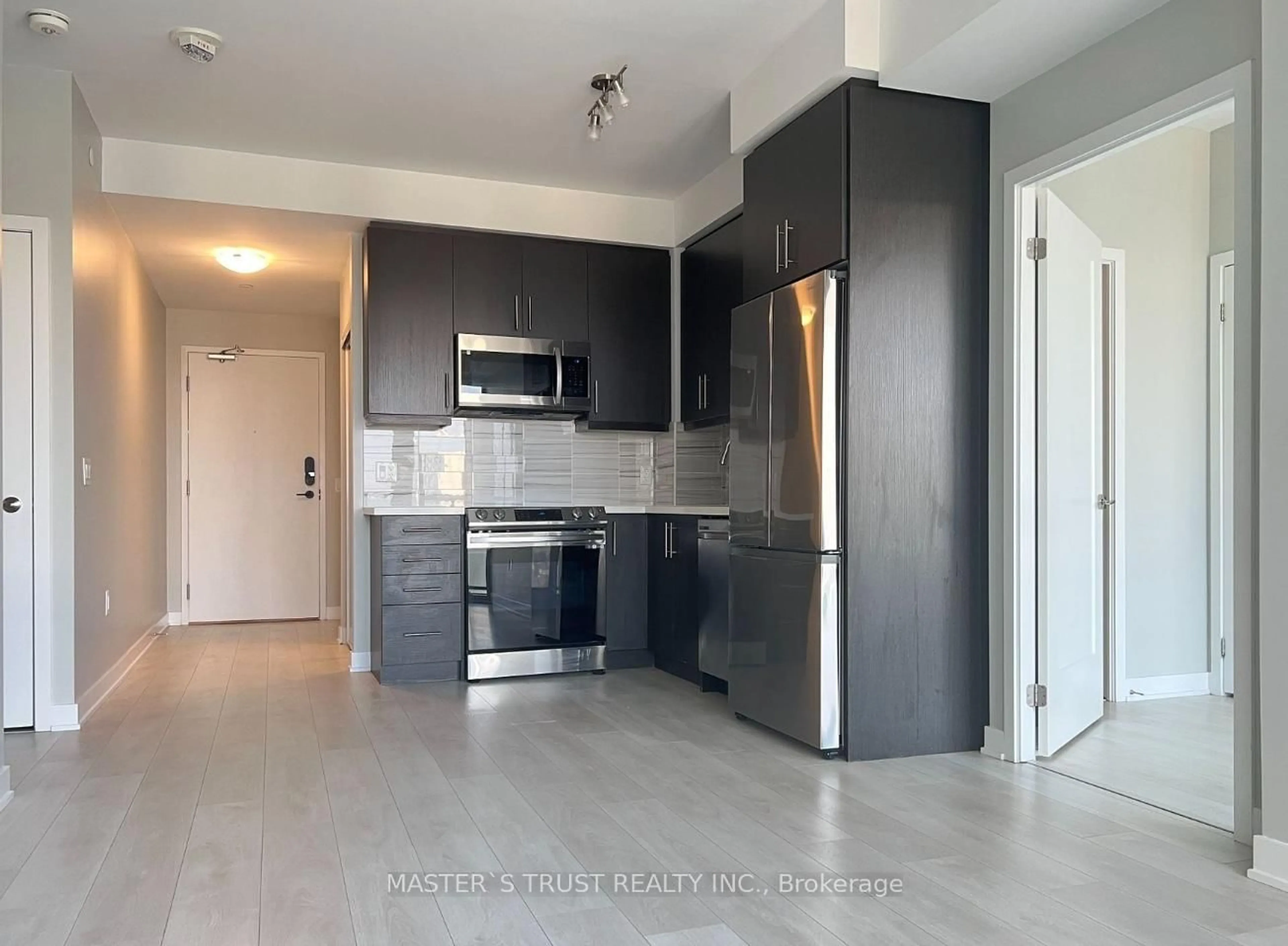 Standard kitchen, unknown for 95 Oneida Cres #1907, Richmond Hill Ontario L4B 0H5