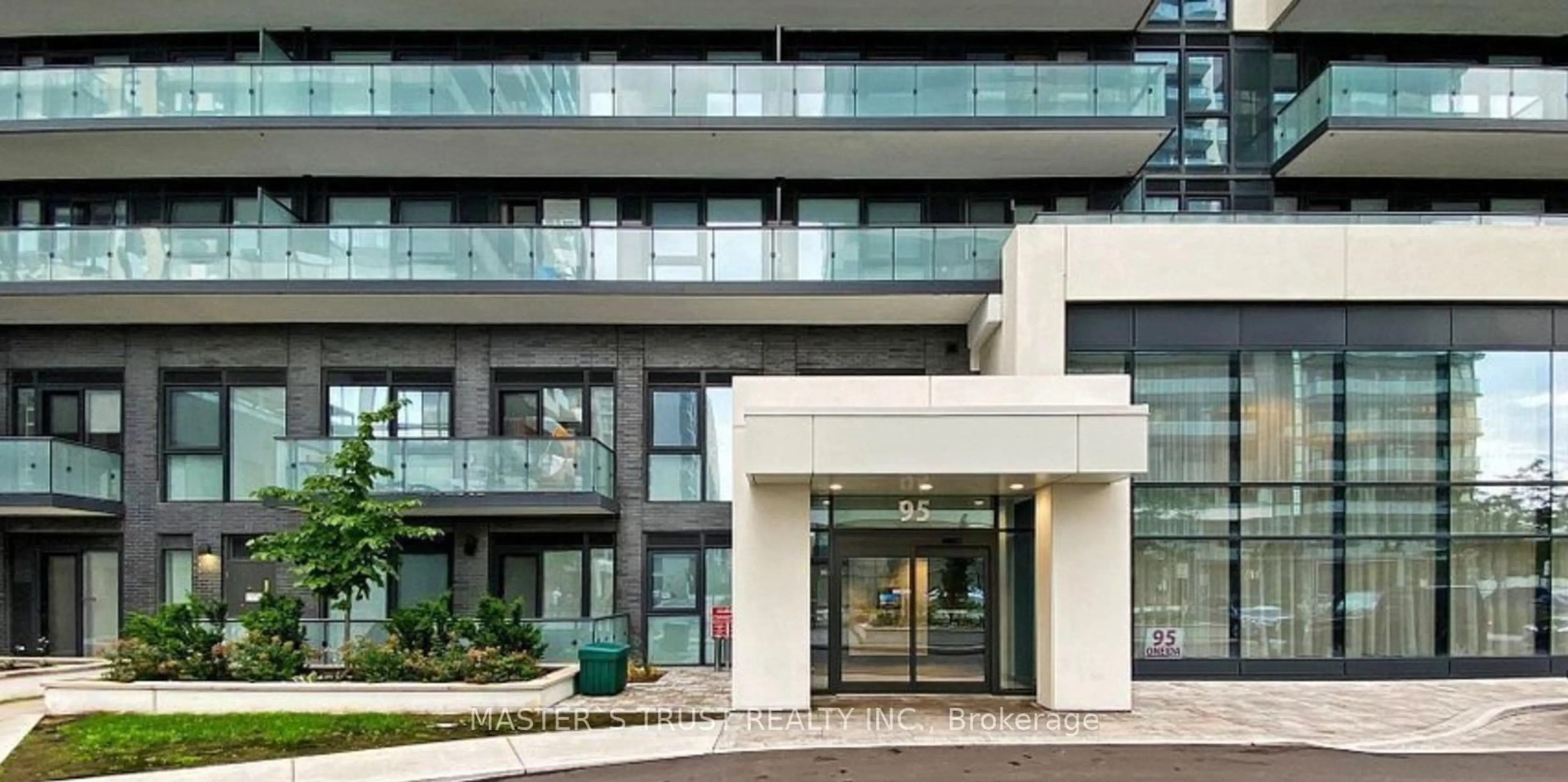 Indoor foyer for 95 Oneida Cres #1907, Richmond Hill Ontario L4B 0H5