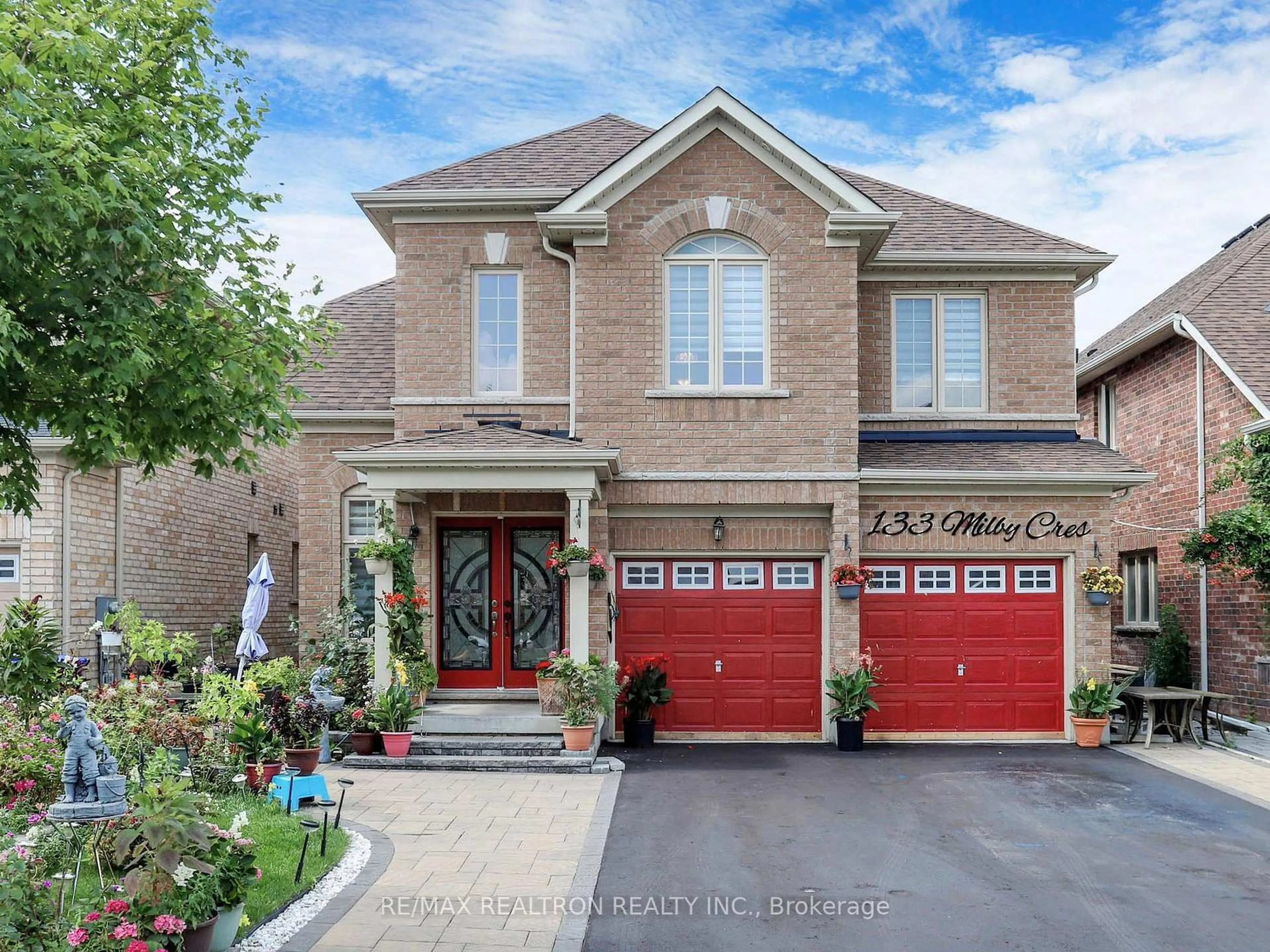 Home with brick exterior material, street for 133 Milby Cres, Bradford West Gwillimbury Ontario L3Z 0X8