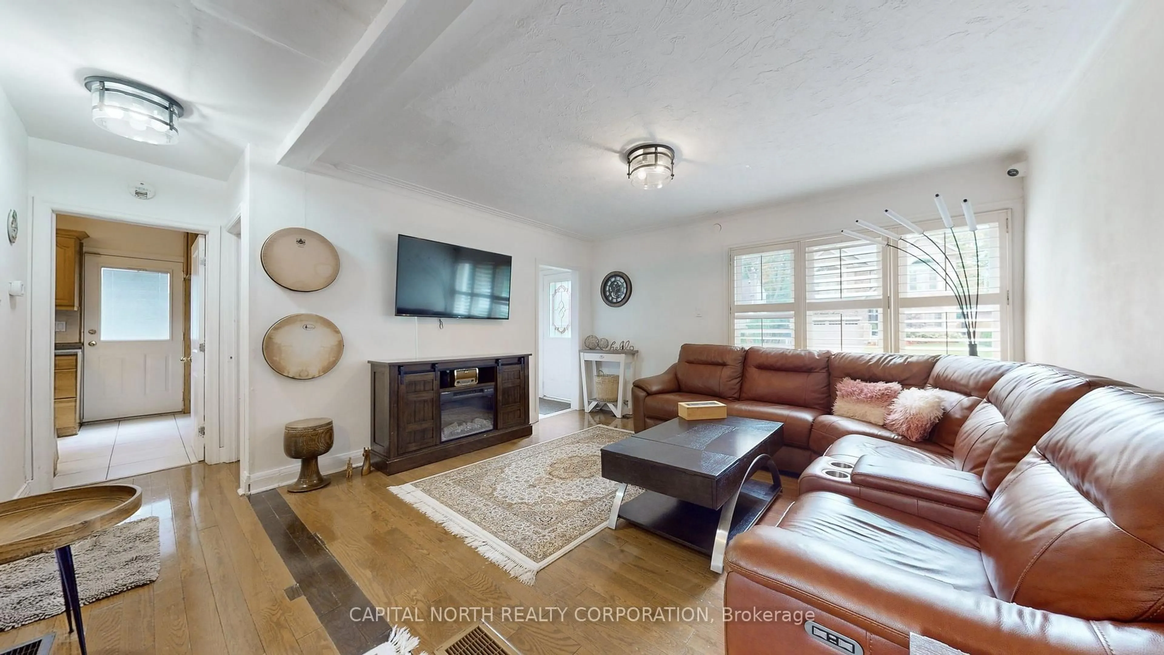 Living room with furniture, unknown for 103 Ruggles Ave, Richmond Hill Ontario L4C 1Y1