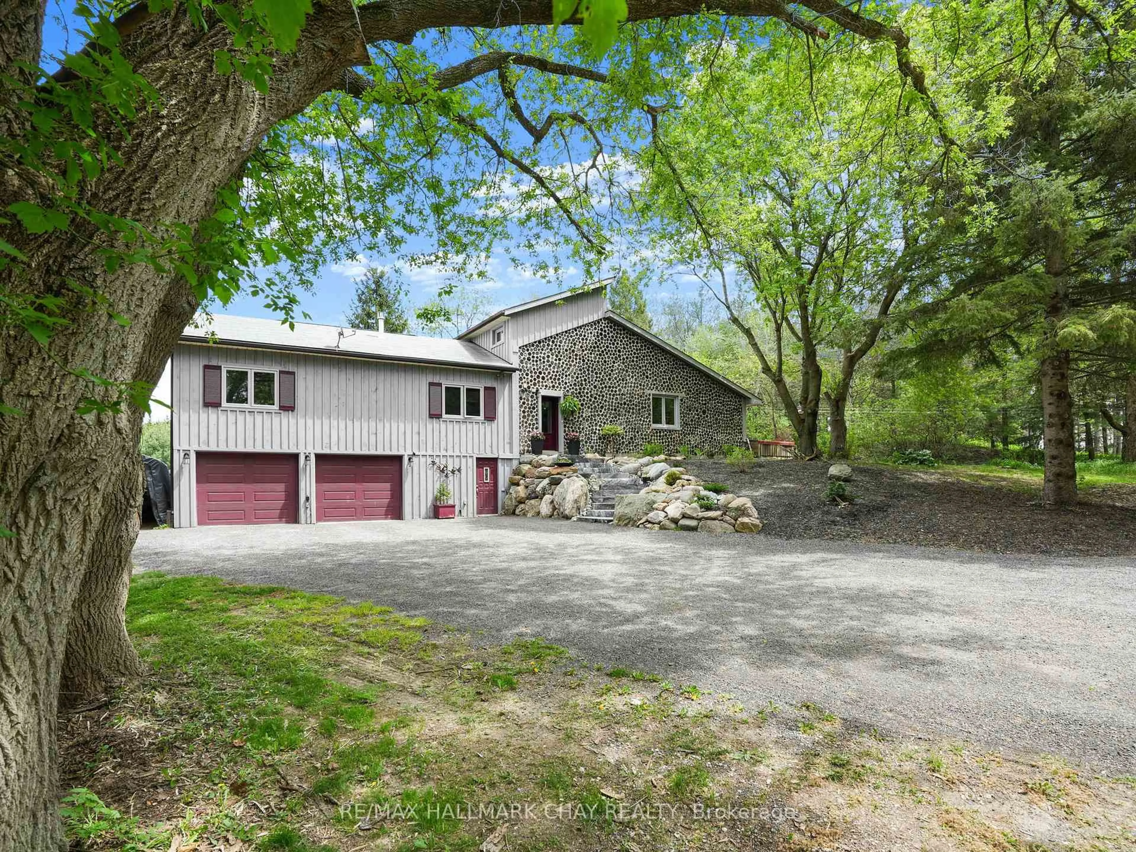 A pic from outside/outdoor area/front of a property/back of a property/a pic from drone, street for 2043 Concession 5 Rd, Adjala-Tosorontio Ontario L0G 1L0