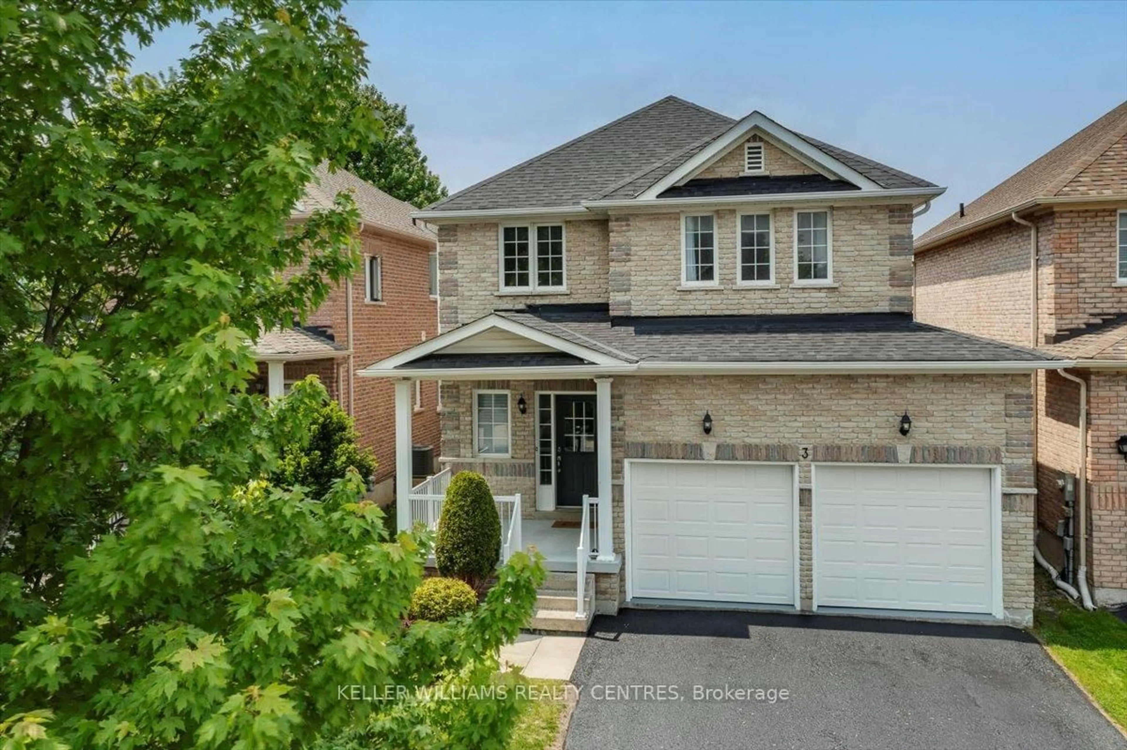 A pic from outside/outdoor area/front of a property/back of a property/a pic from drone, street for 3 Laurelbank Cres, Georgina Ontario L4P 4H6