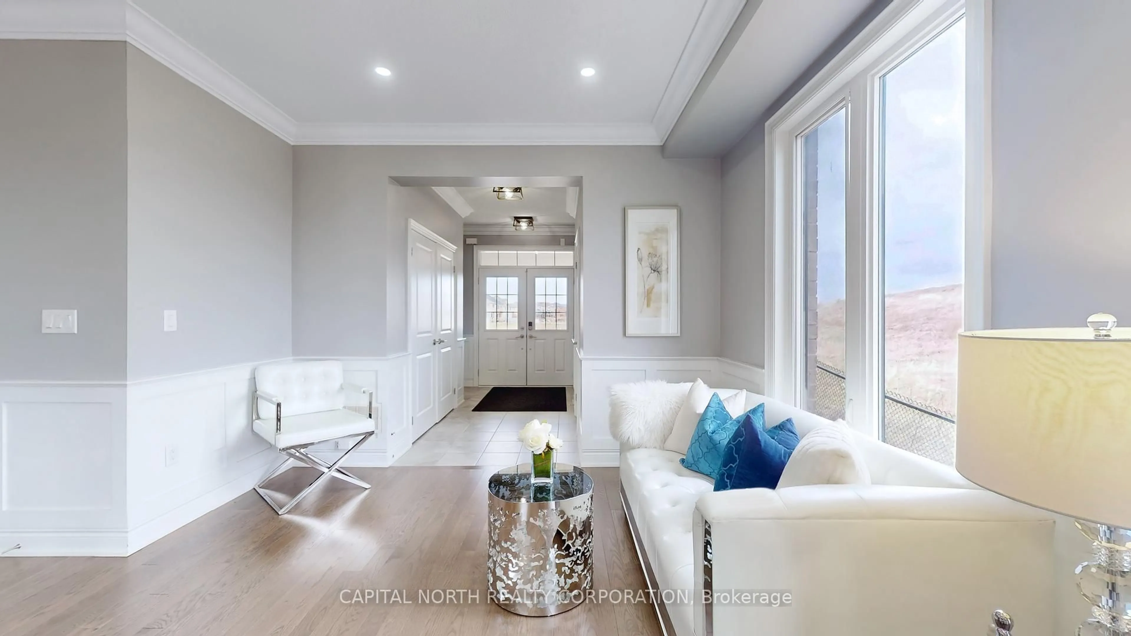 Living room with furniture, ceramic/tile floor for 126 Meadow Vista Cres, East Gwillimbury Ontario L9N 1M8
