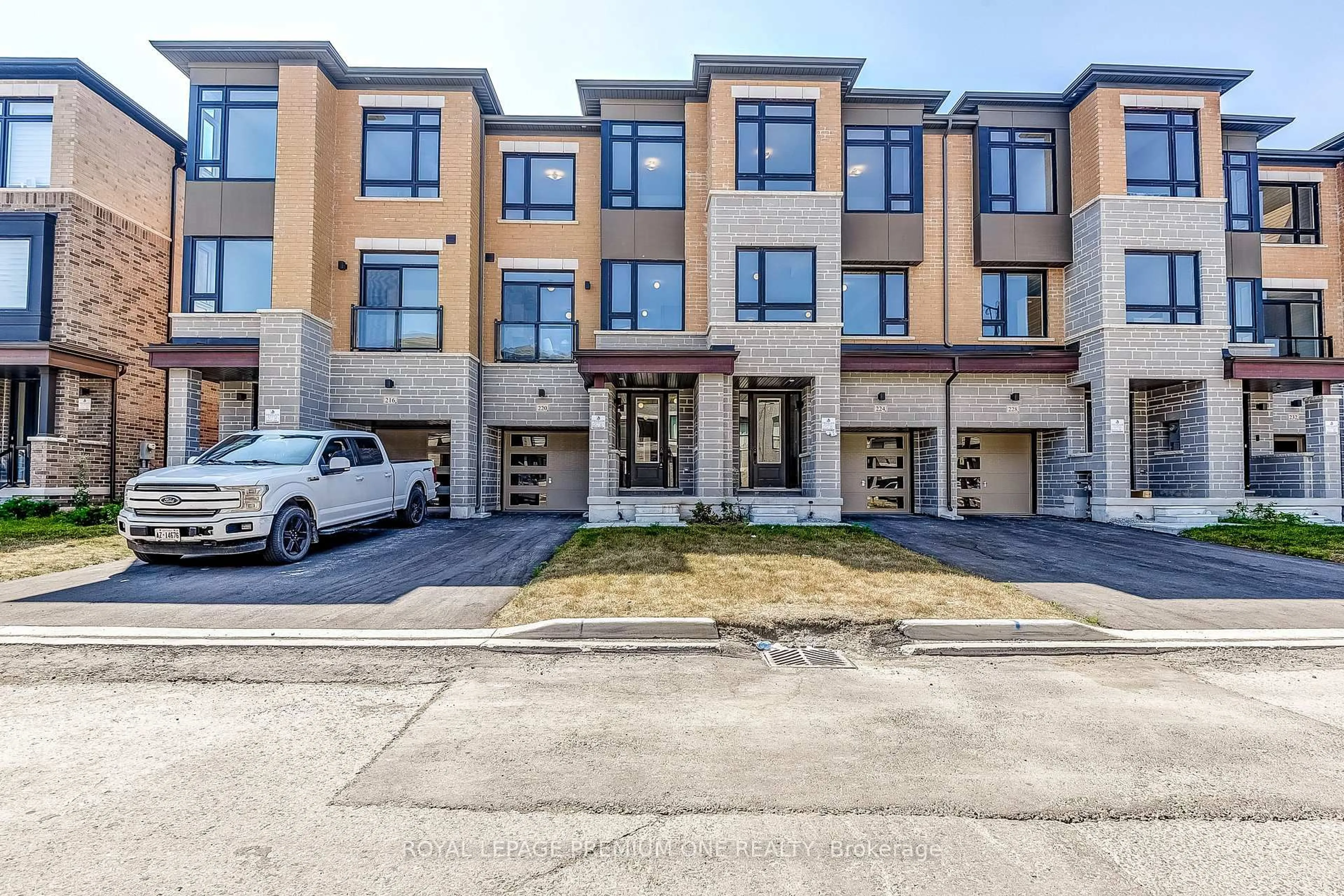 Unknown for 220 TENNANT Circ, Vaughan Ontario L4H 5L4