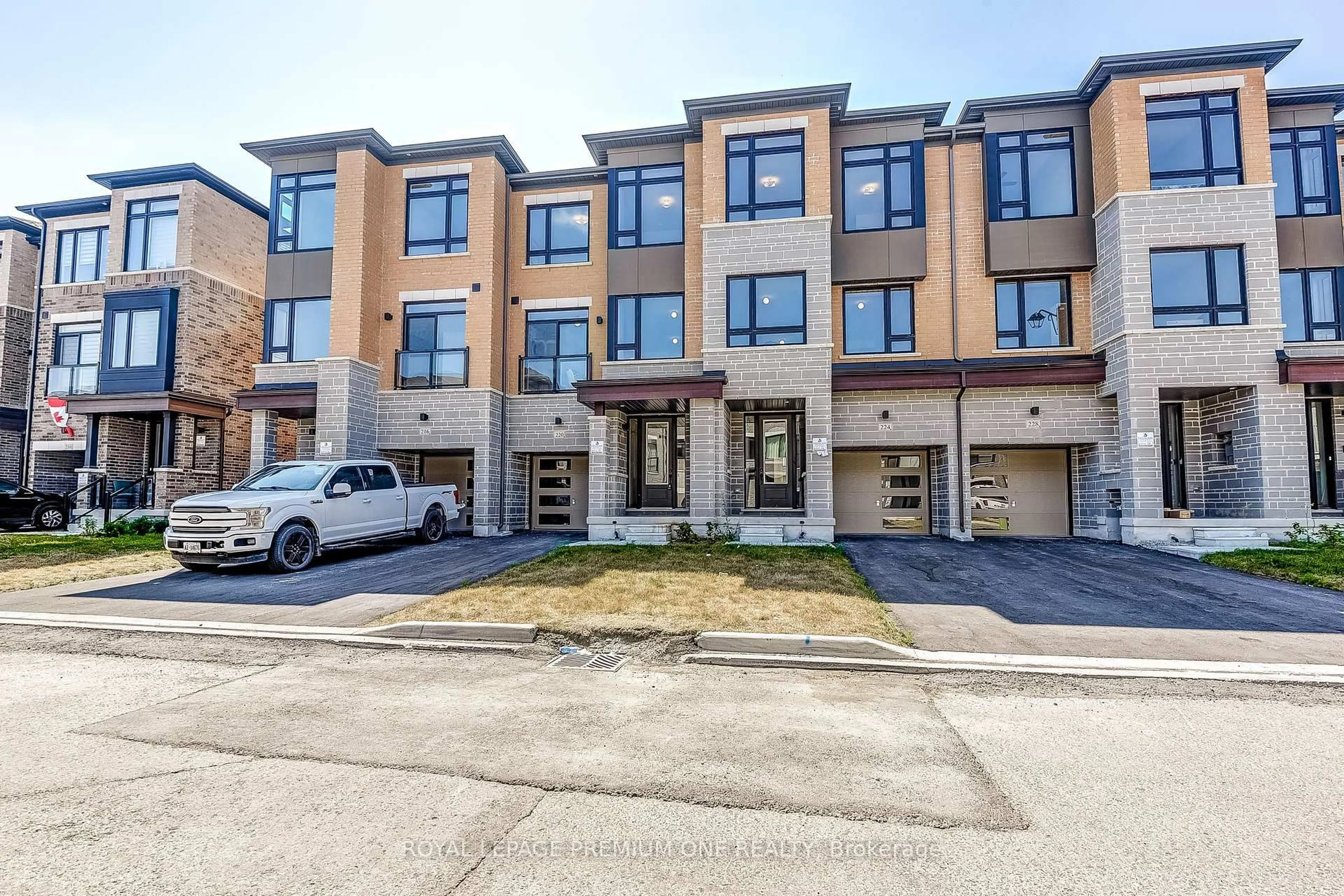 Unknown for 220 TENNANT Circ, Vaughan Ontario L4H 5L4