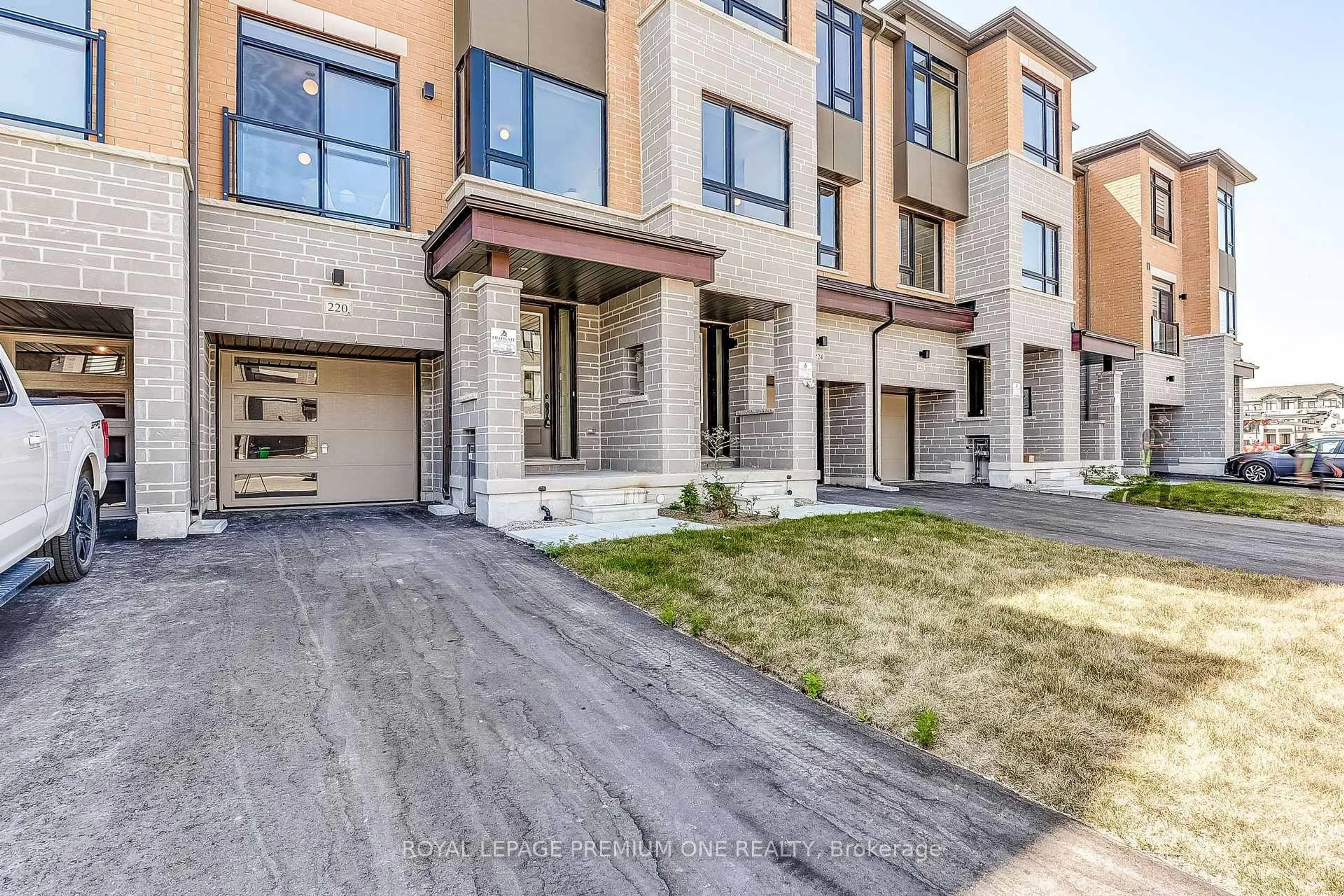 Unknown for 220 TENNANT Circ, Vaughan Ontario L4H 5L4