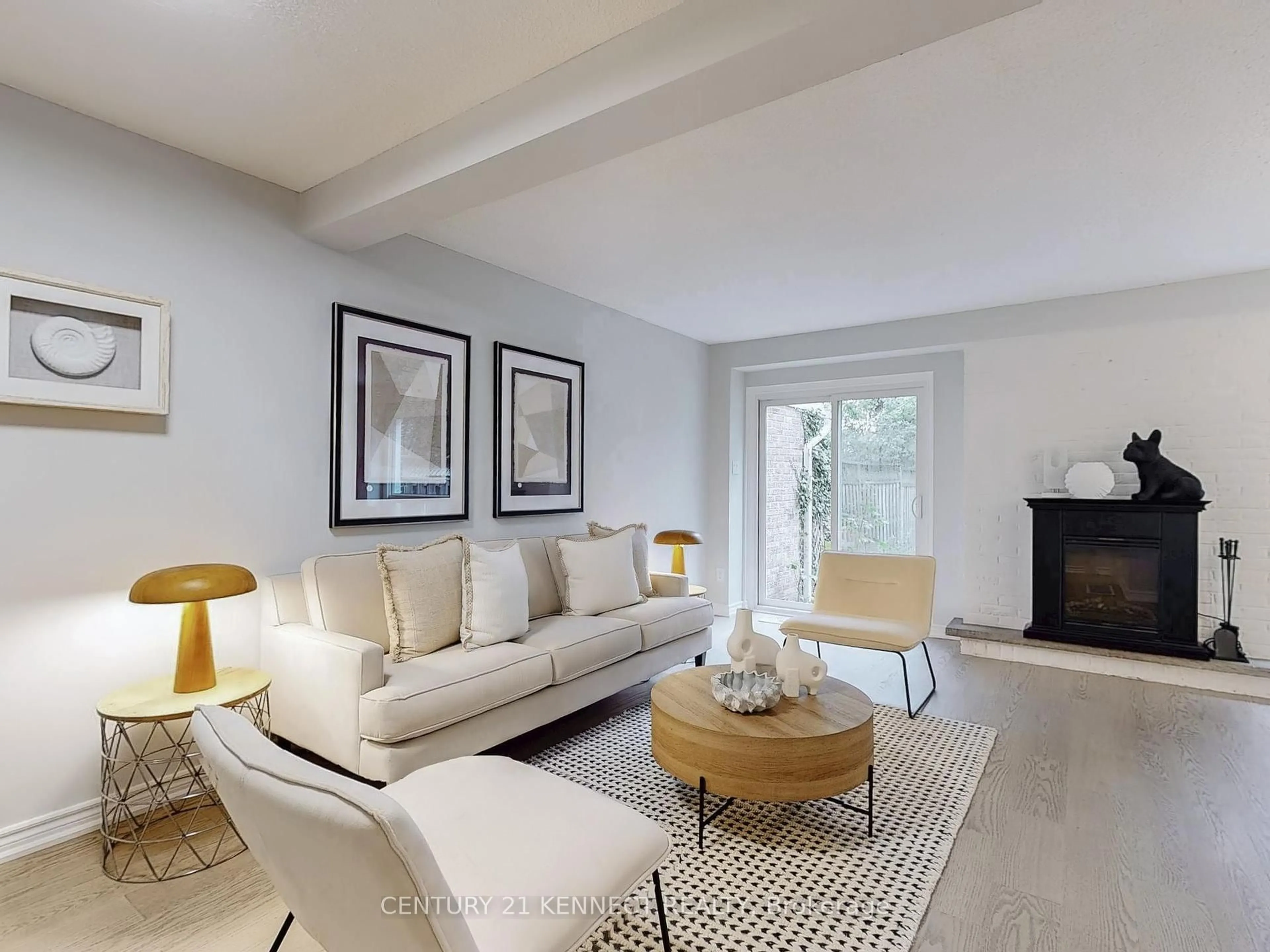 Living room with furniture, unknown for 105 Carlton Rd #8, Markham Ontario L3R 1Z8