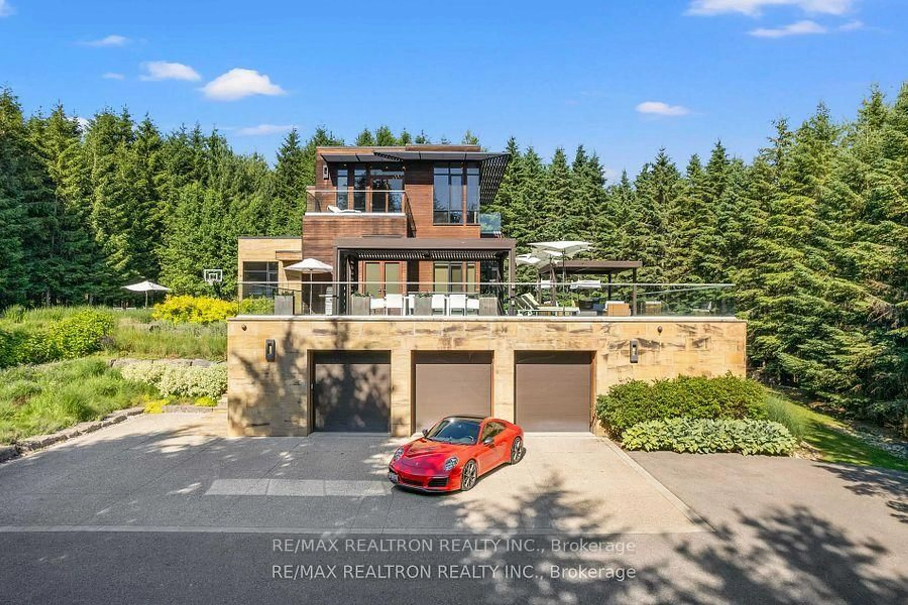 A pic from outside/outdoor area/front of a property/back of a property/a pic from drone, mountain view for 2501 Concession 3 Rd, Uxbridge Ontario L0C 1A0