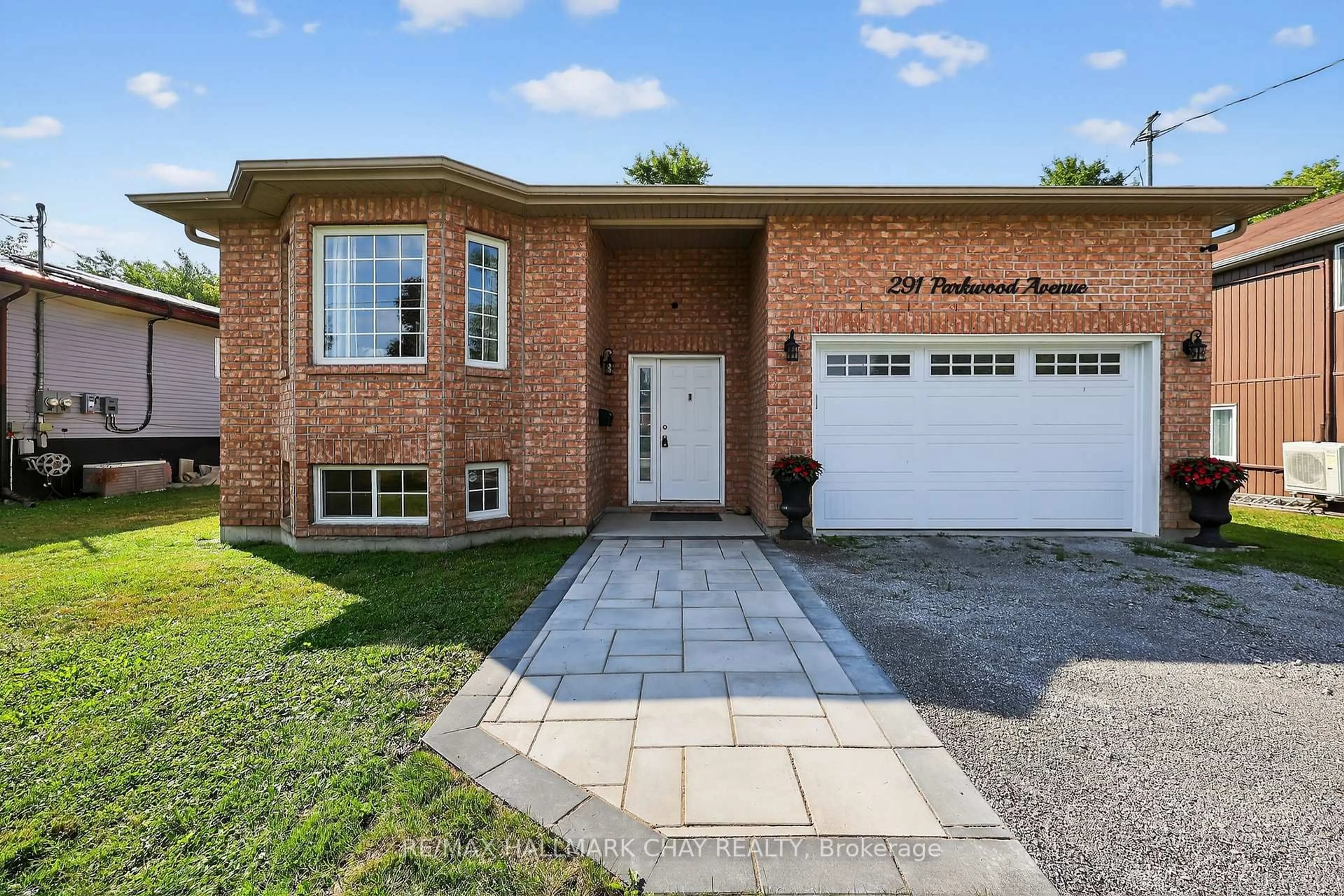 Home with brick exterior material, street for 291 Parkwood Ave, Georgina Ontario L4P 2X4