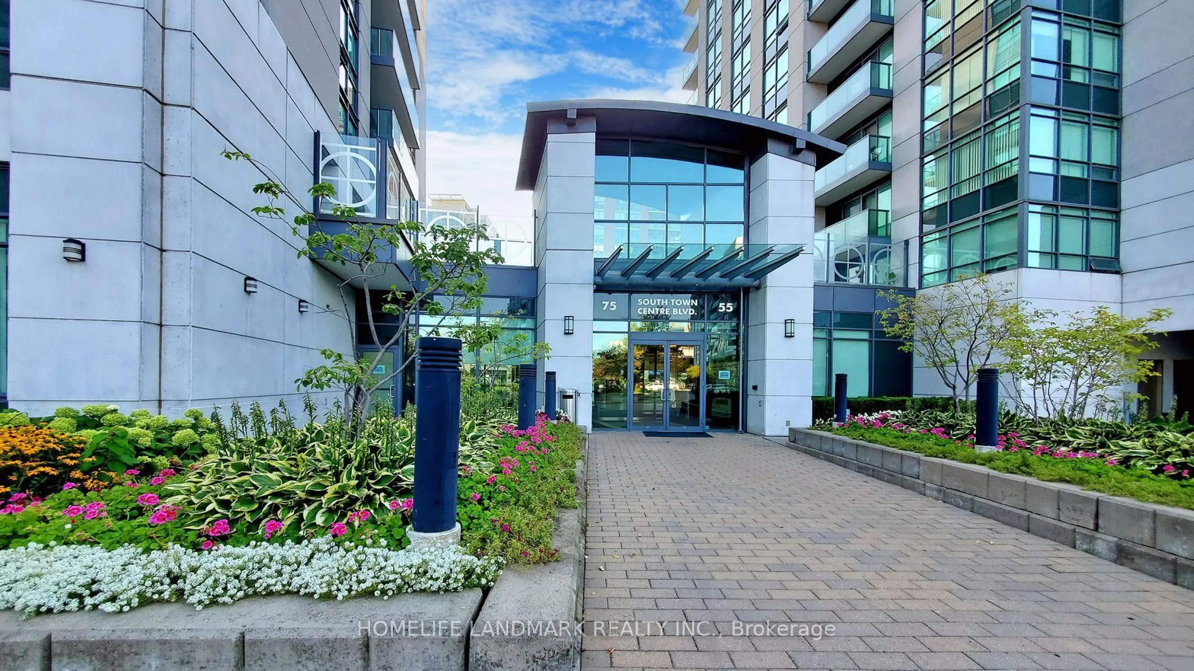 Indoor foyer for 75 South Town Centre Blvd #311, Markham Ontario L6G 0B3