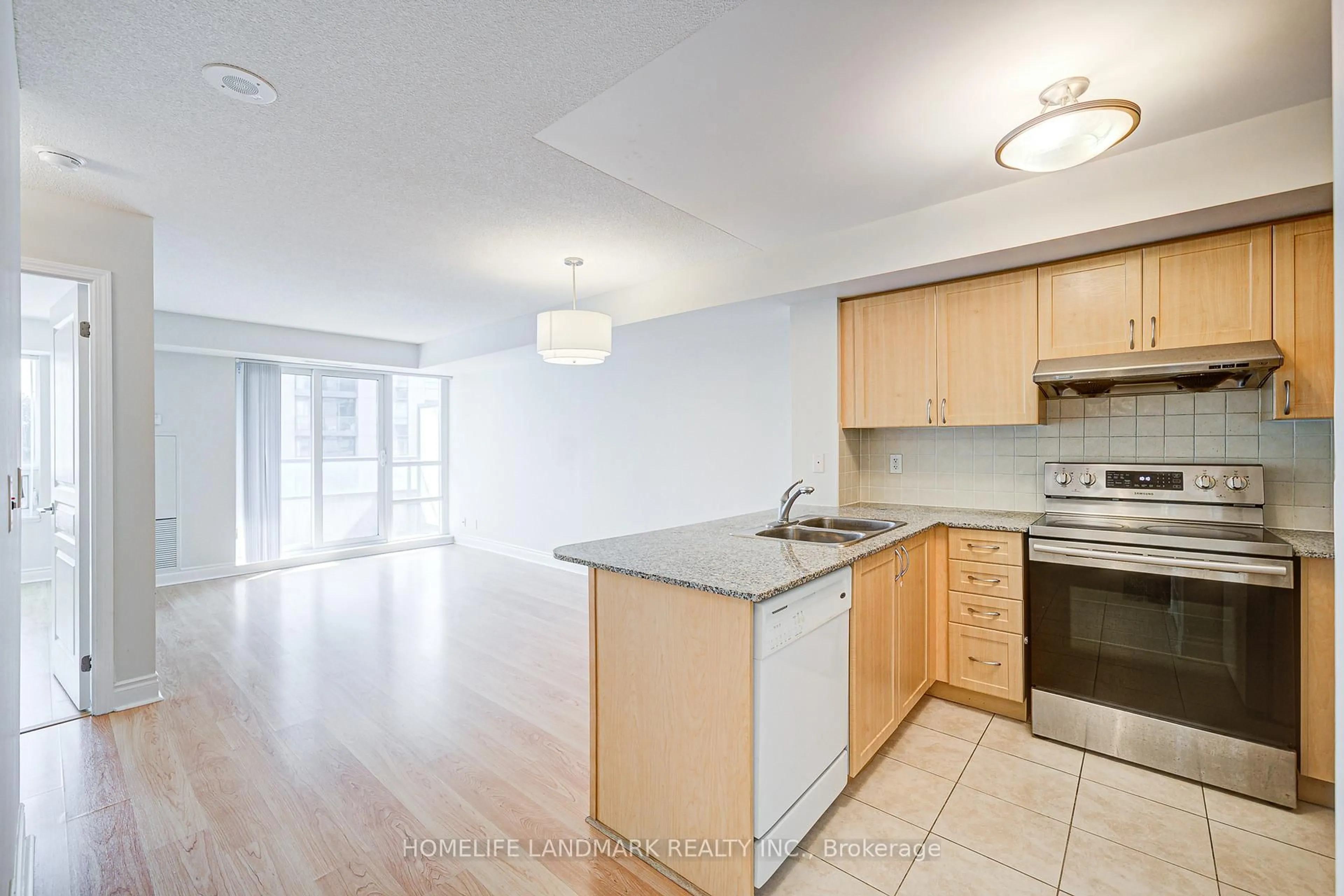 Standard kitchen, unknown for 75 South Town Centre Blvd #311, Markham Ontario L6G 0B3