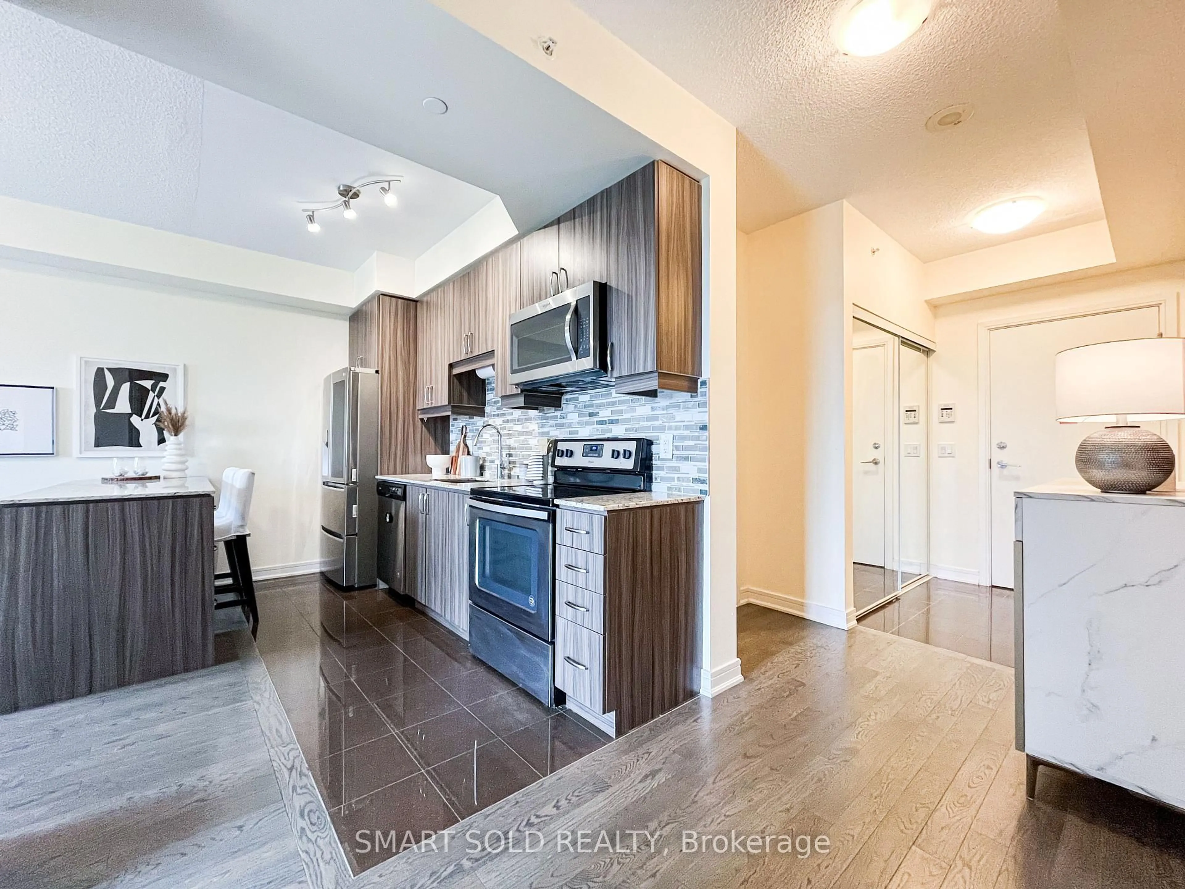 Open concept kitchen, unknown for 9191 Yonge St #716, Richmond Hill Ontario L4C 1E2