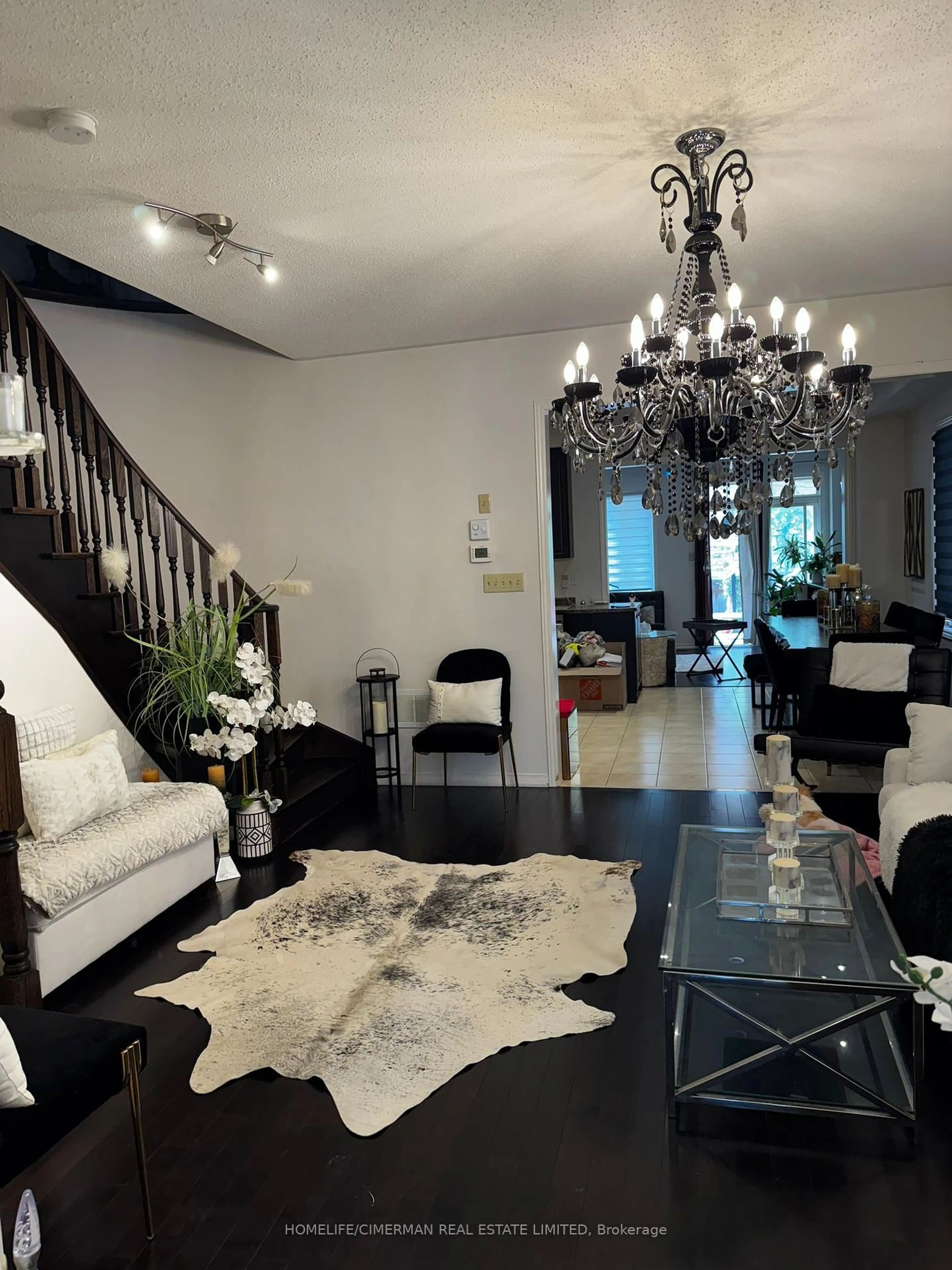 Living room with furniture, unknown for 1248 Blencowe Cres, Newmarket Ontario L3X 0C4