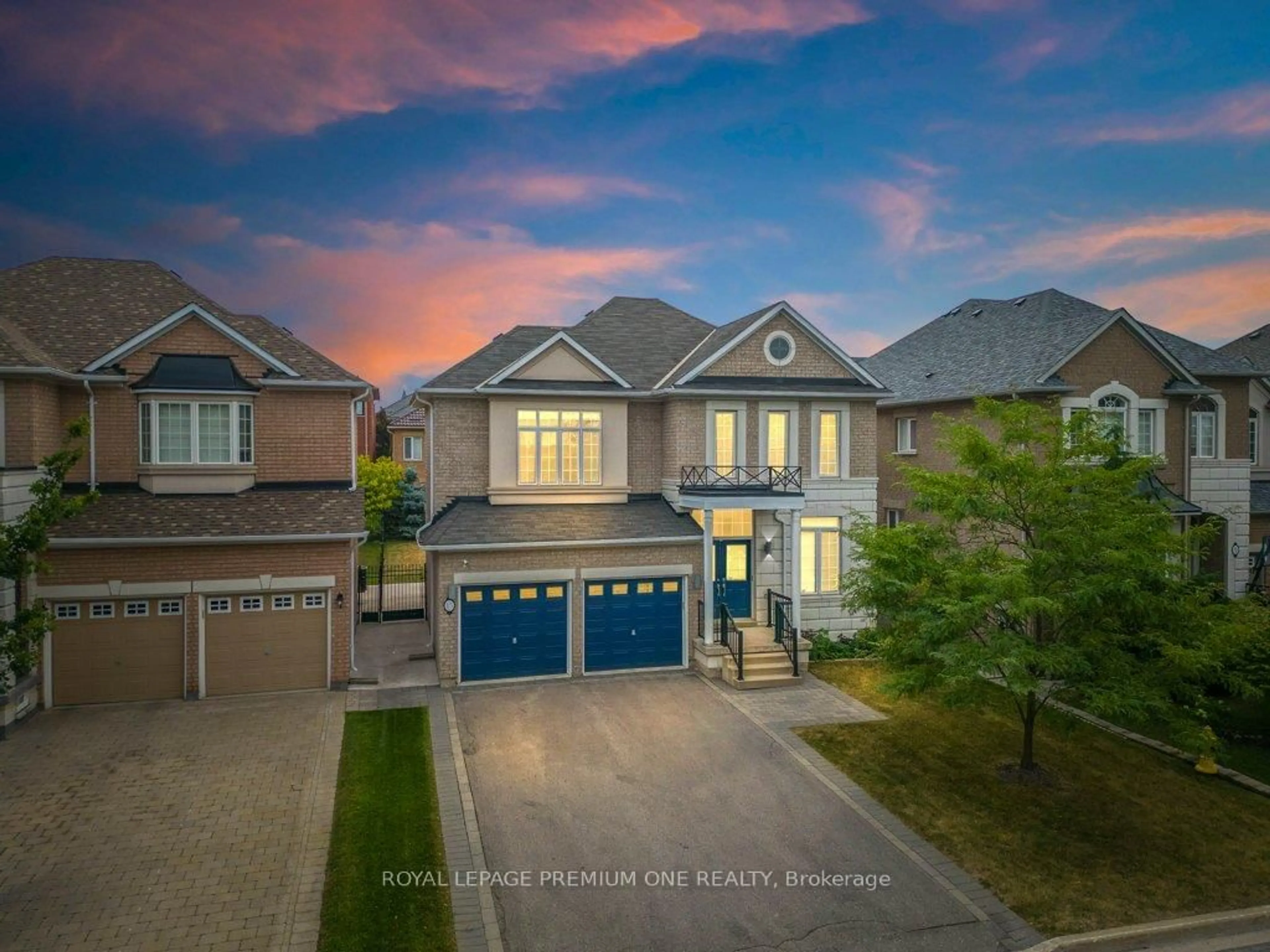 A pic from outside/outdoor area/front of a property/back of a property/a pic from drone, unknown for 15 Basilica Dr, Vaughan Ontario L4H 3G4