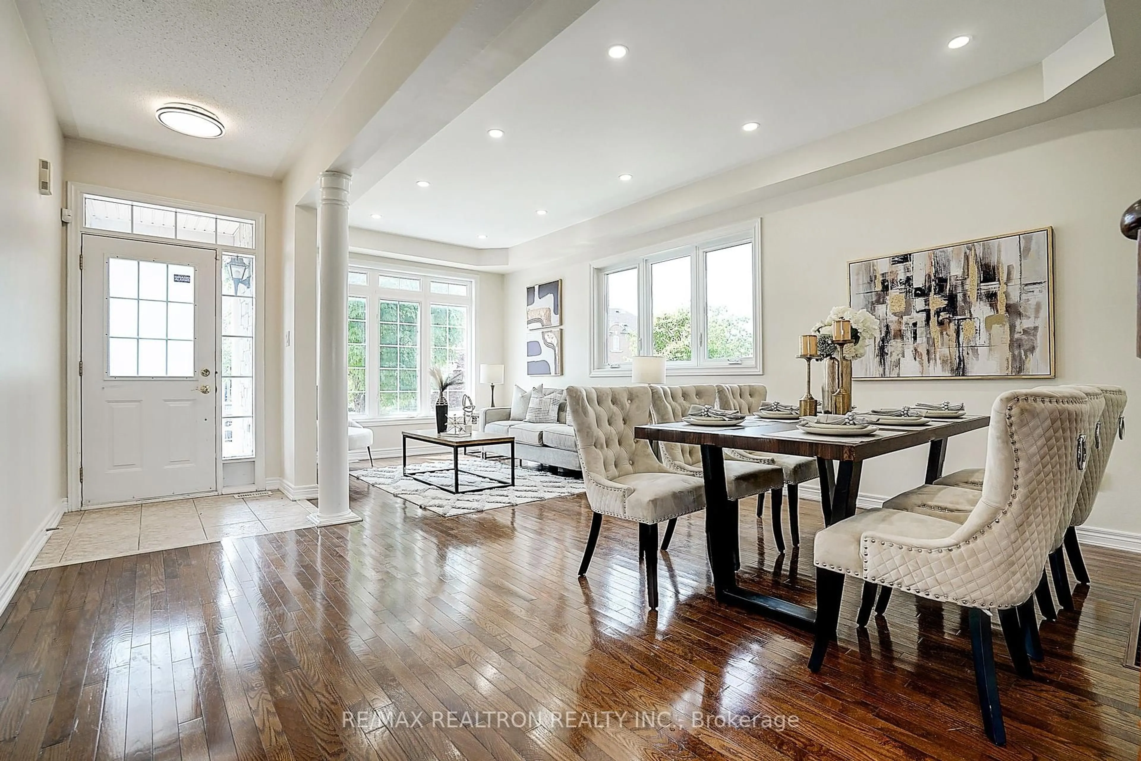 Dining room, unknown for 346 Autumn Hill Blvd, Vaughan Ontario L4J 9C1
