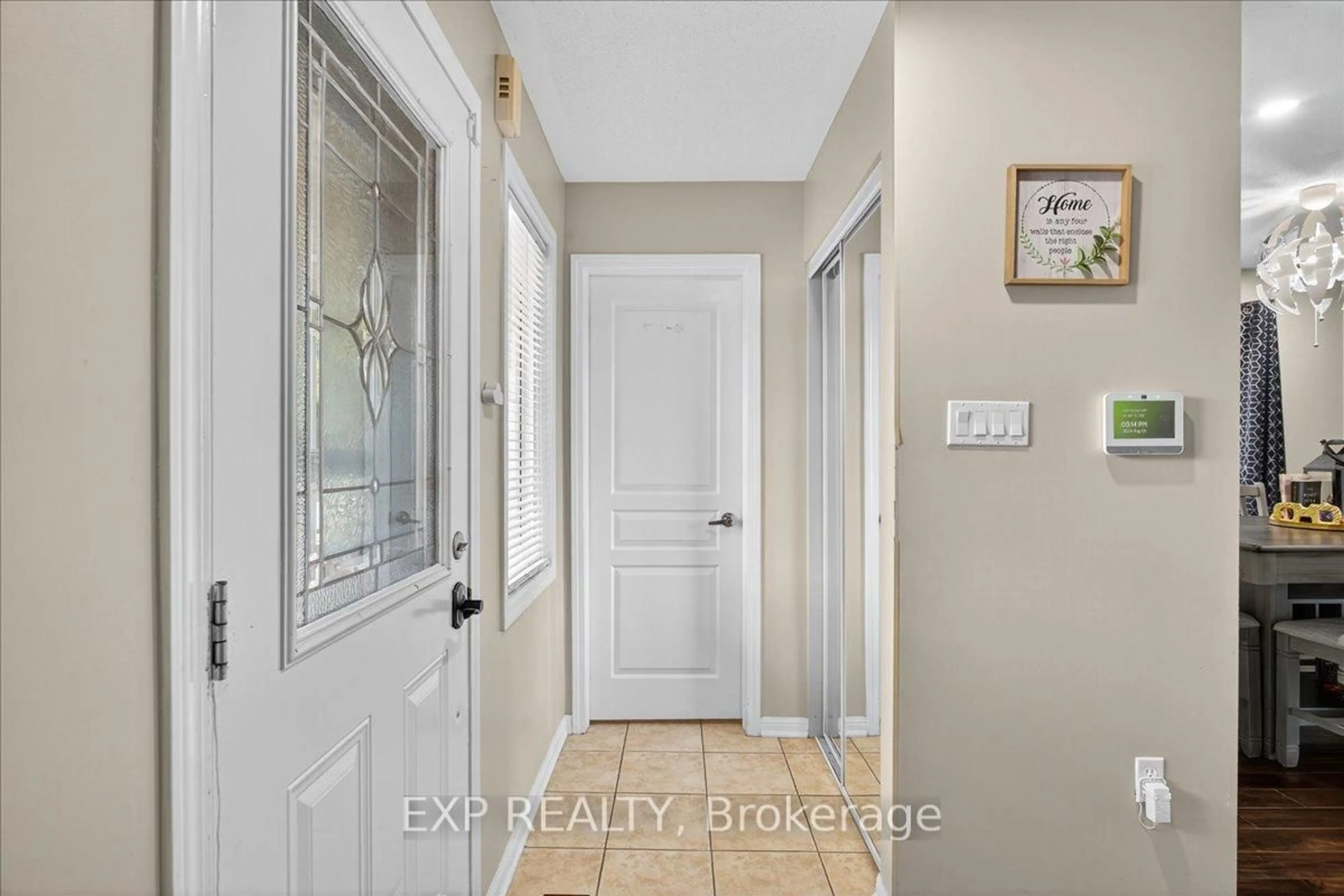 Indoor entryway for 38 John W Taylor Ave, New Tecumseth Ontario L9R 0B6