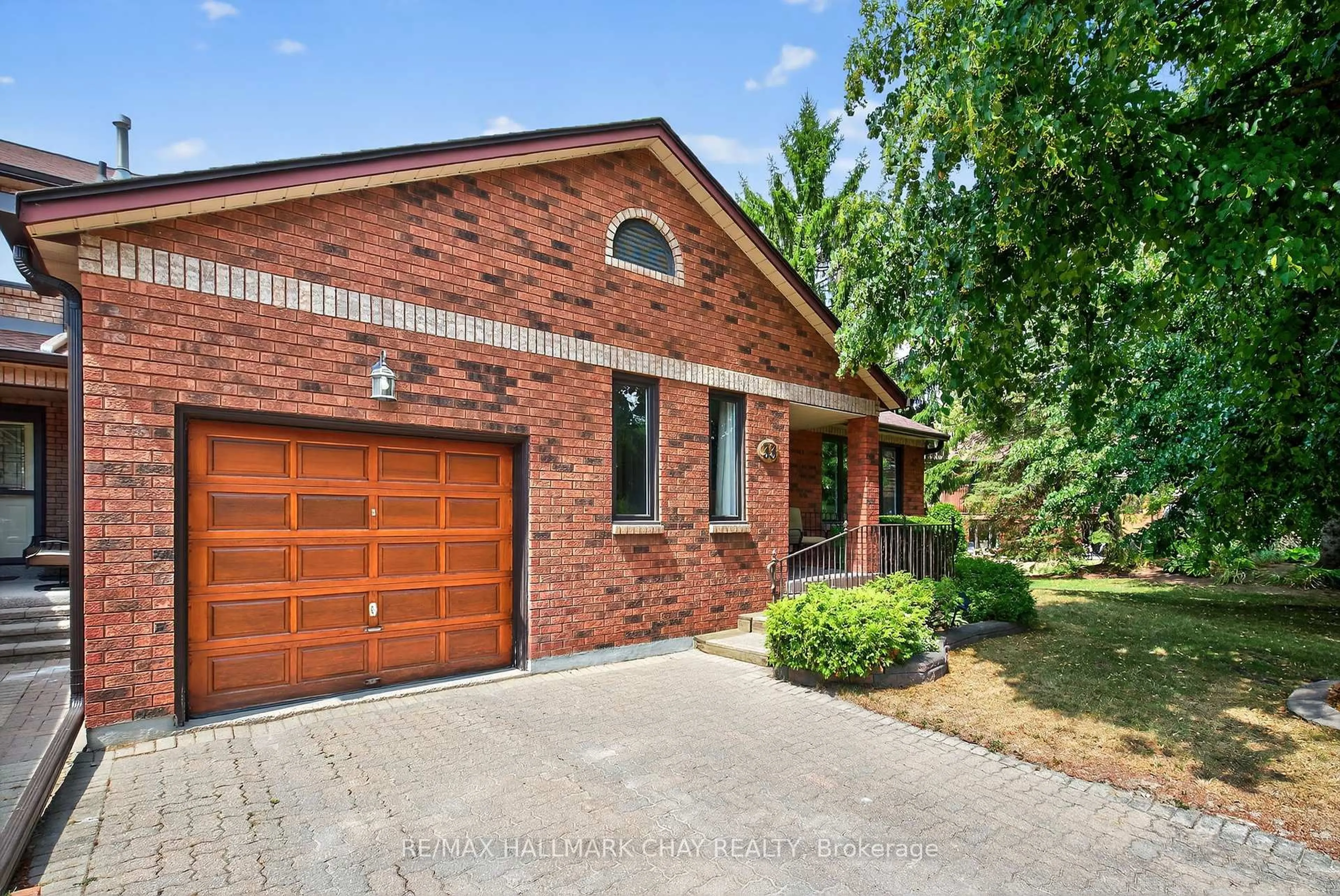 Home with brick exterior material, street for 33 Parkette Dr, New Tecumseth Ontario L9R 1R7