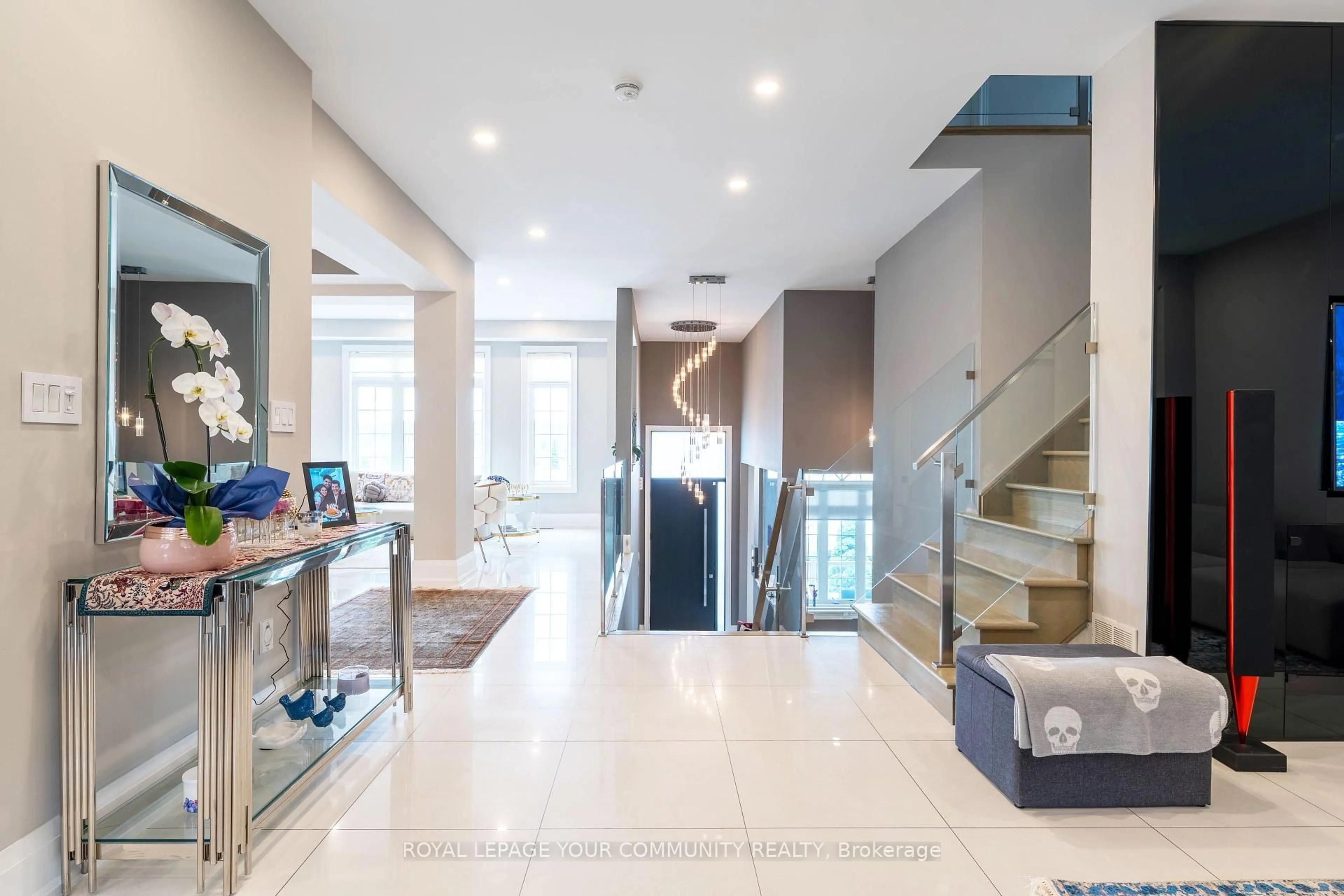 Indoor foyer for 339 Thomas Cook Ave, Vaughan Ontario L6A 4M1
