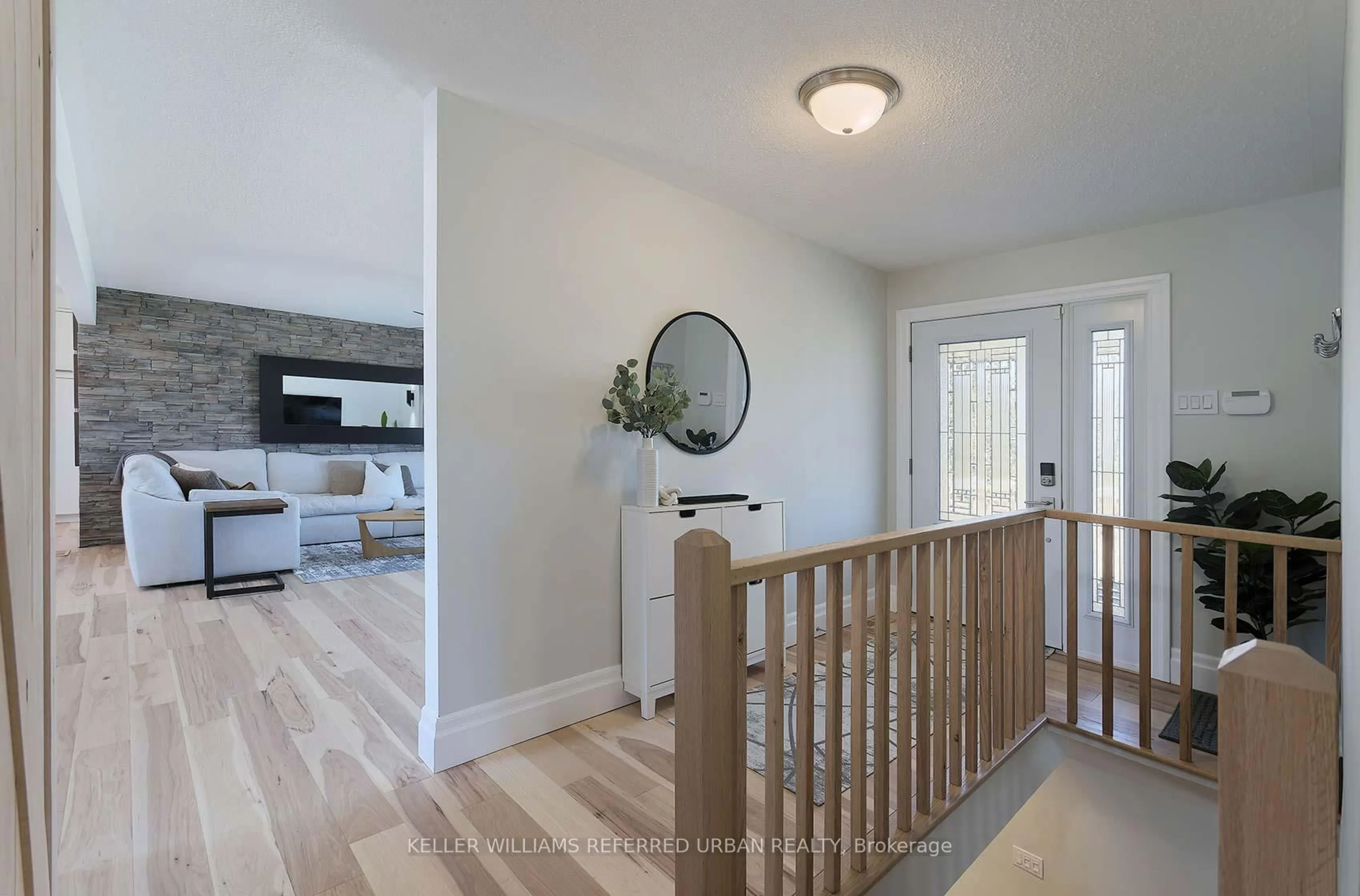 Indoor entryway for 3243 St. John's Sdrd, Whitchurch-Stouffville Ontario L4A 2T6